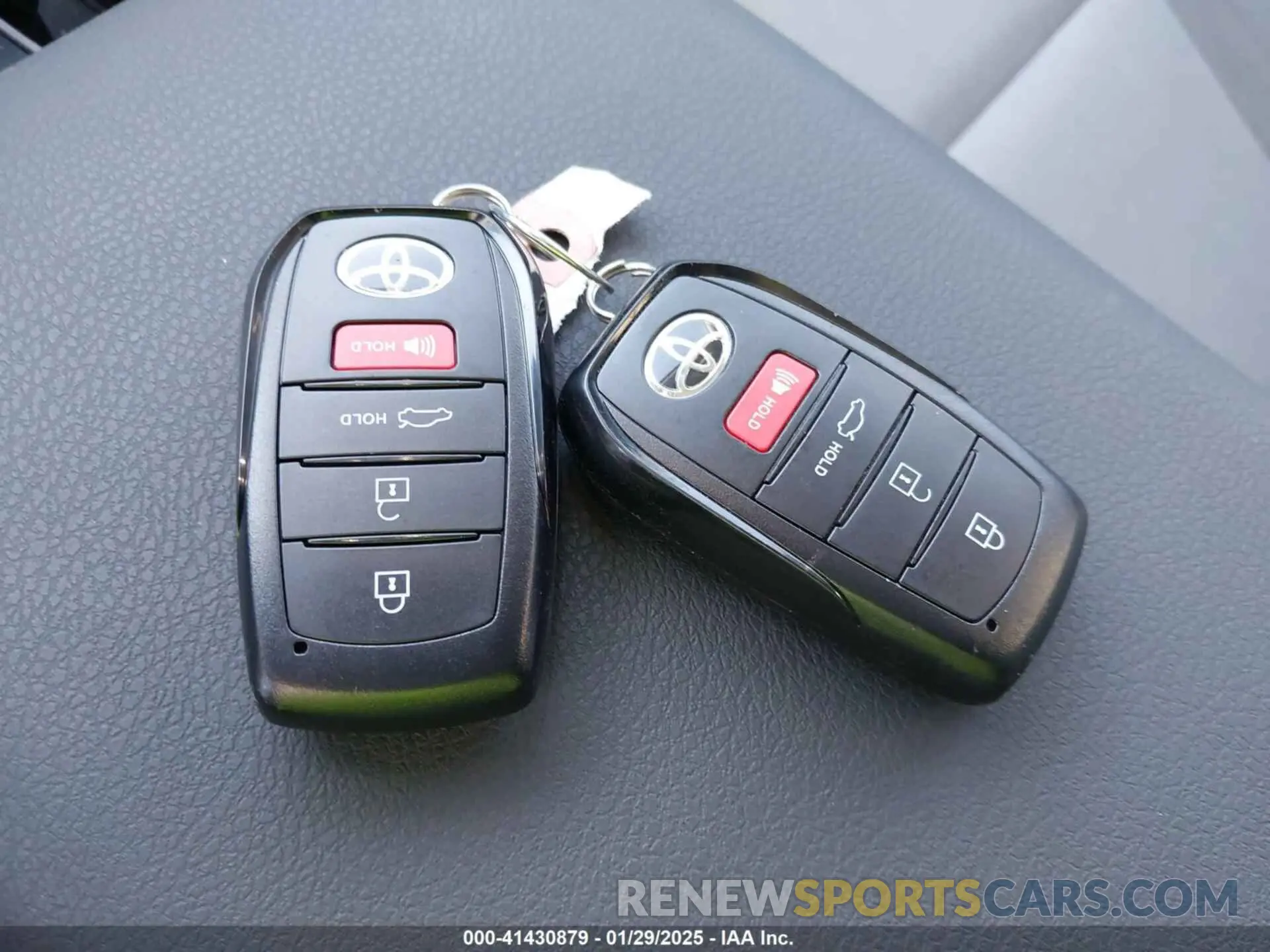 11 Фотография поврежденного автомобиля 4T1DBADK3SU011319 TOYOTA CAMRY 2025