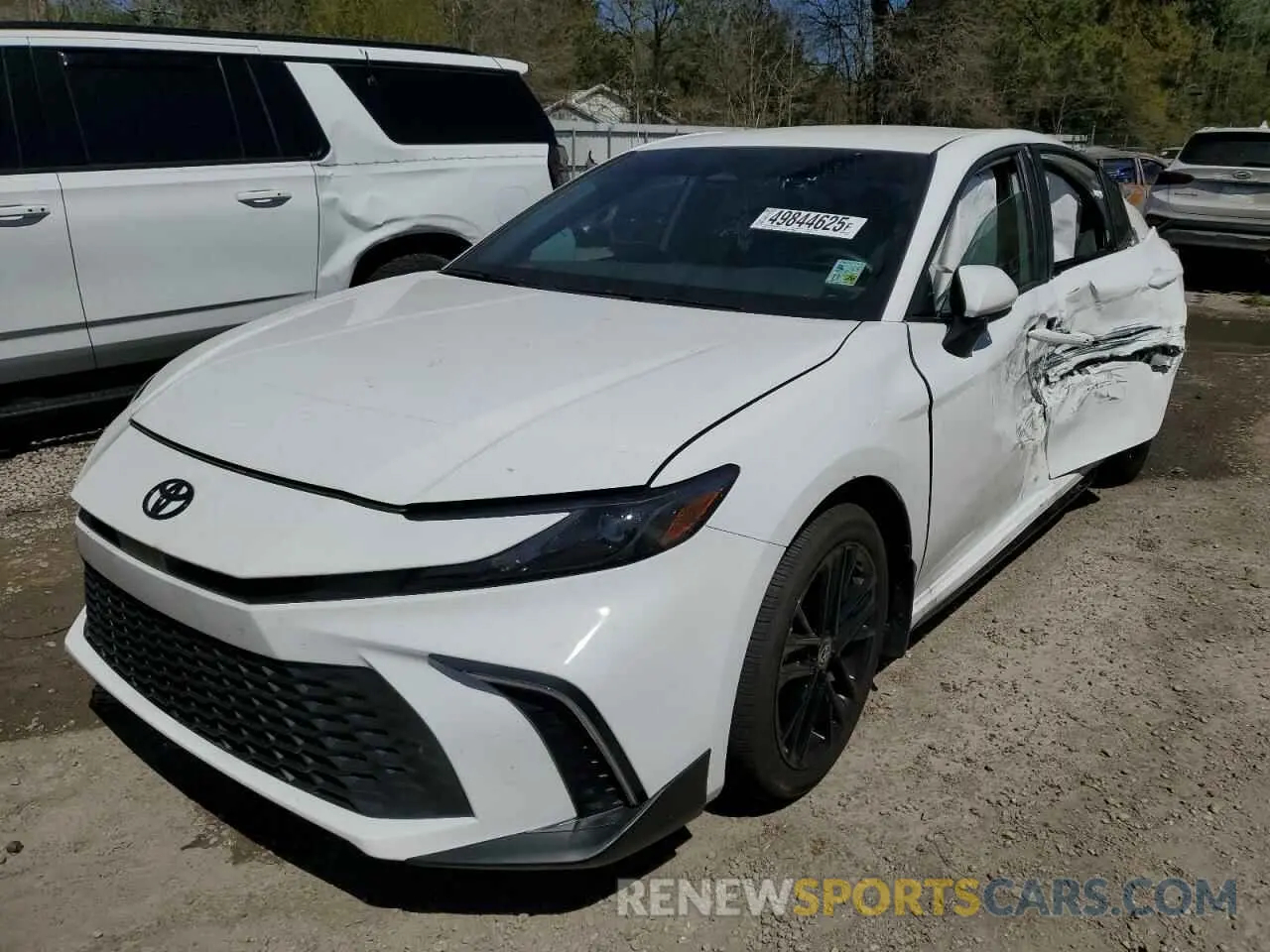 1 Photograph of a damaged car 4T1DBADK3SU012745 TOYOTA CAMRY 2025
