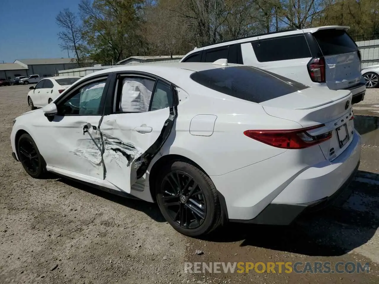 2 Photograph of a damaged car 4T1DBADK3SU012745 TOYOTA CAMRY 2025
