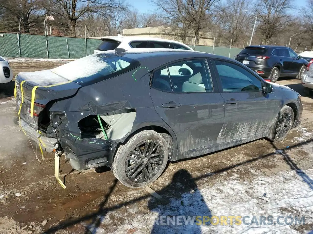3 Фотография поврежденного автомобиля 4T1DBADK3SU018044 TOYOTA CAMRY 2025