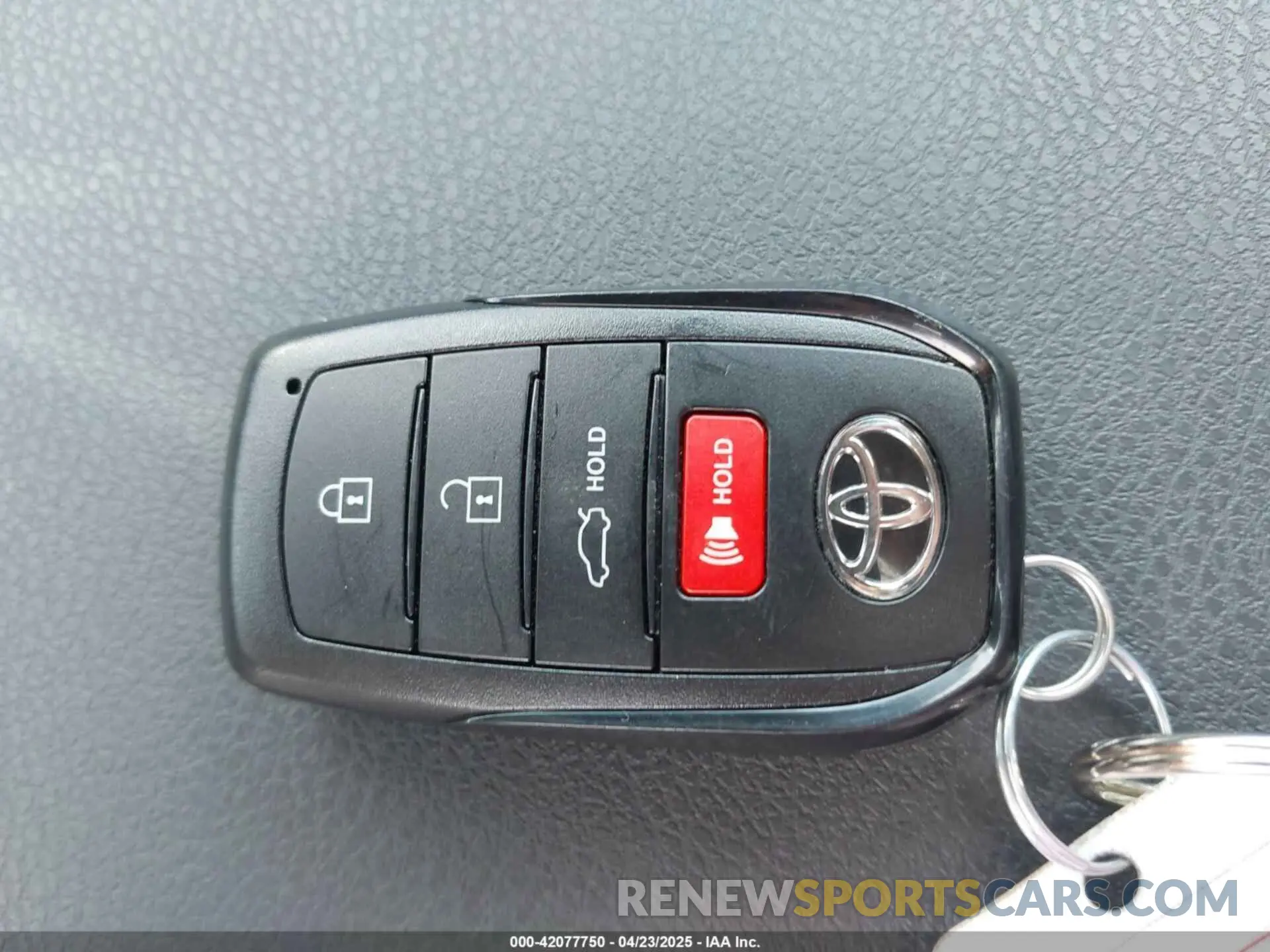 11 Фотография поврежденного автомобиля 4T1DBADK3SU506409 TOYOTA CAMRY 2025