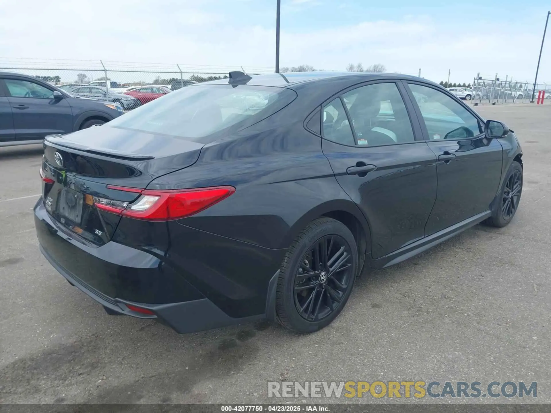 4 Фотография поврежденного автомобиля 4T1DBADK3SU506409 TOYOTA CAMRY 2025