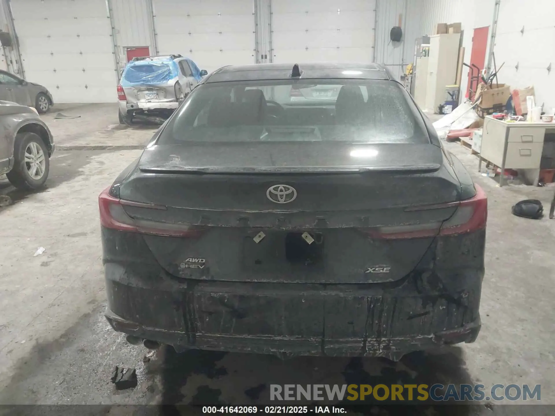 16 Фотография поврежденного автомобиля 4T1DBADK3SU509830 TOYOTA CAMRY 2025