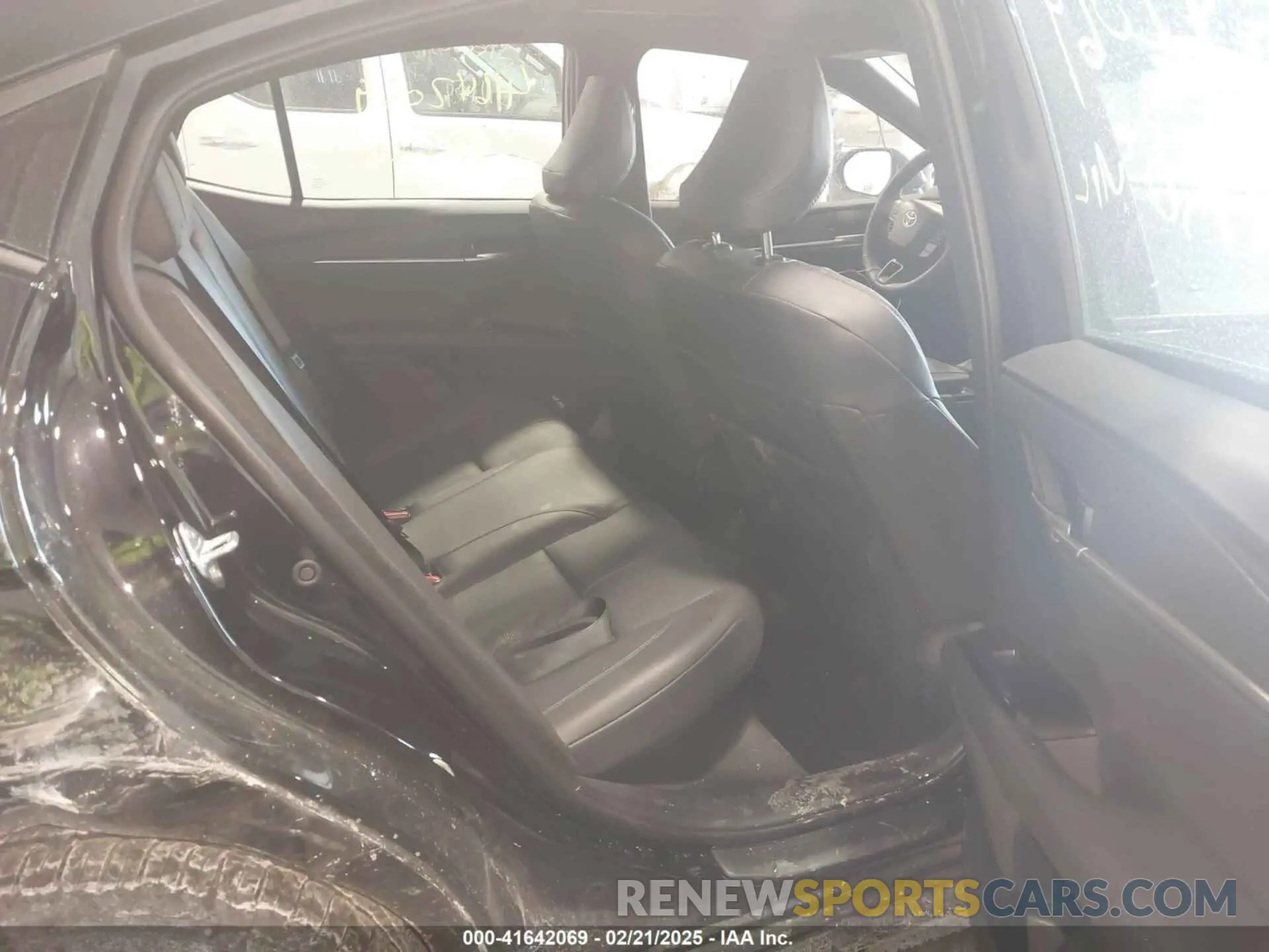 8 Фотография поврежденного автомобиля 4T1DBADK3SU509830 TOYOTA CAMRY 2025