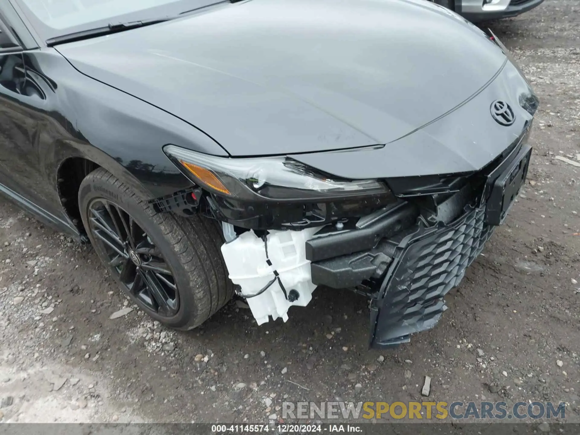 19 Photograph of a damaged car 4T1DBADK4SU003343 TOYOTA CAMRY 2025