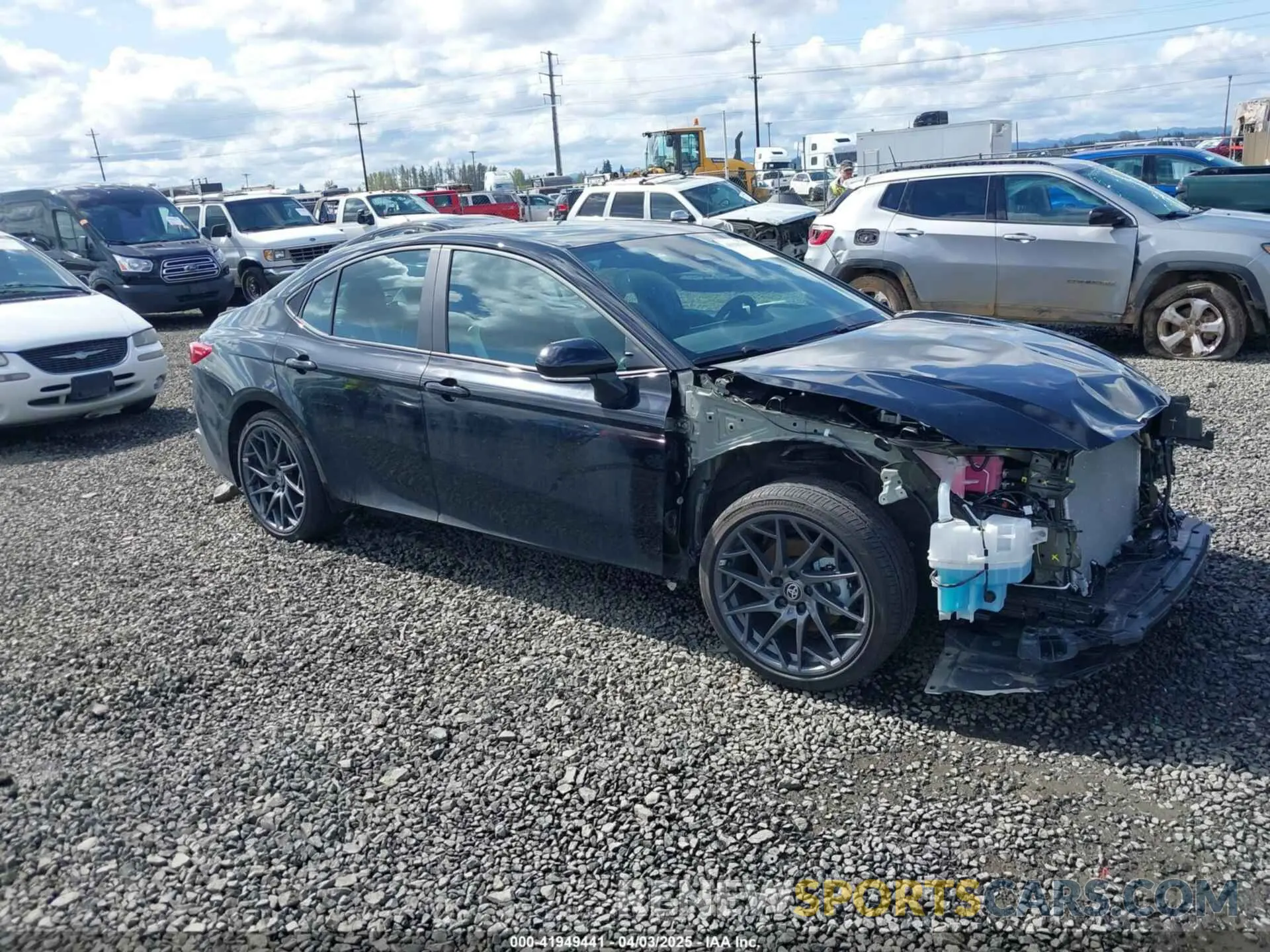 1 Фотография поврежденного автомобиля 4T1DBADK4SU011099 TOYOTA CAMRY 2025