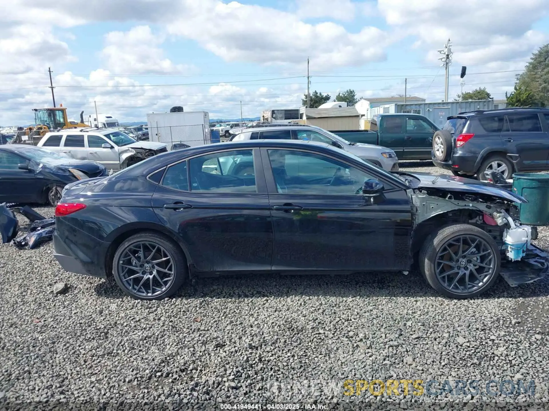 14 Фотография поврежденного автомобиля 4T1DBADK4SU011099 TOYOTA CAMRY 2025