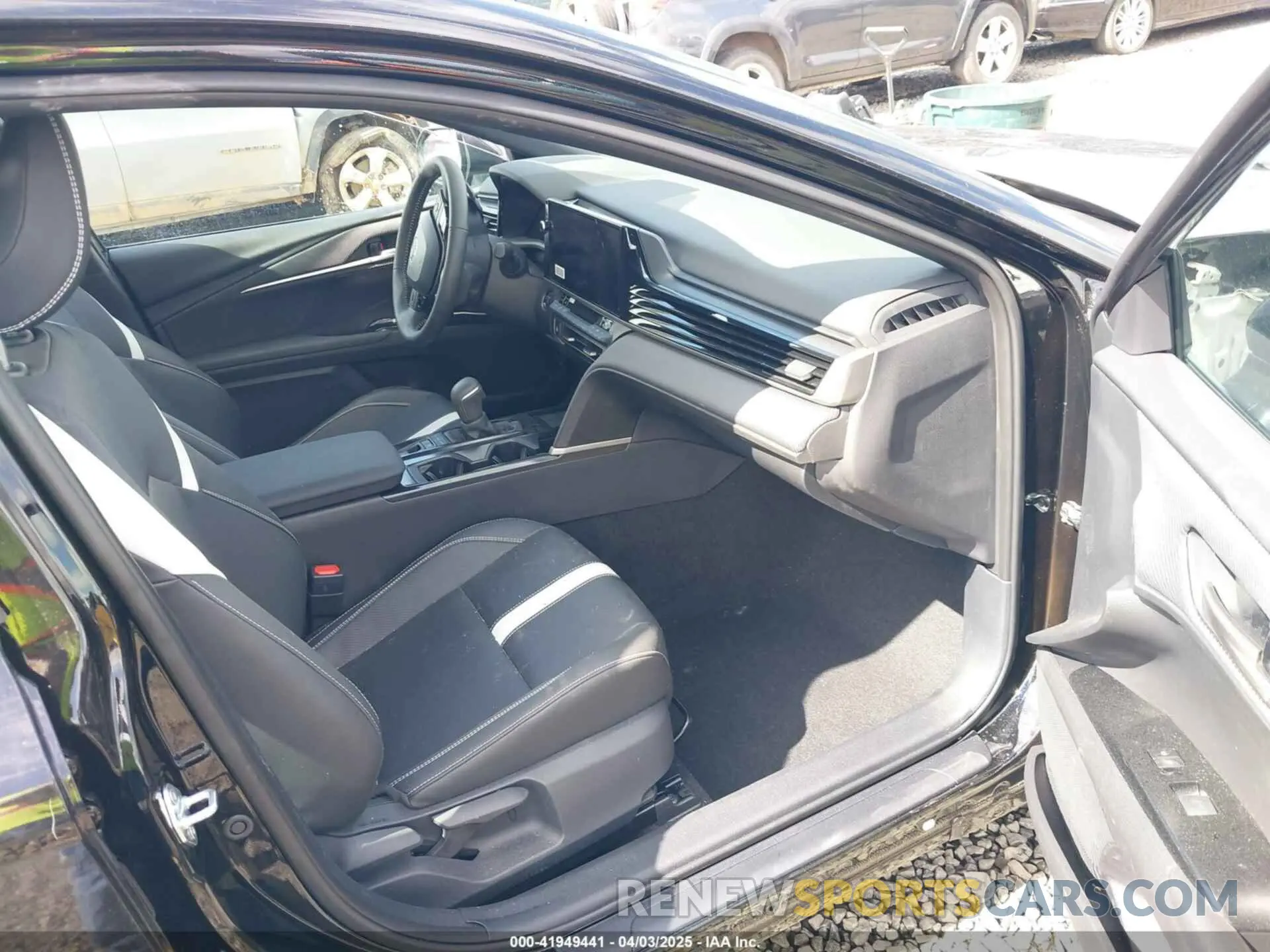 5 Фотография поврежденного автомобиля 4T1DBADK4SU011099 TOYOTA CAMRY 2025