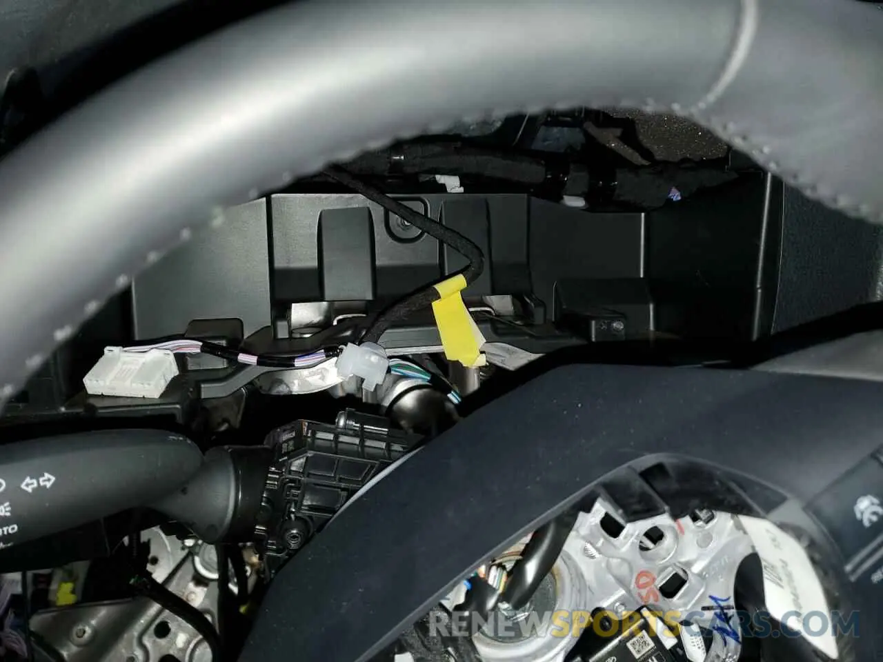 9 Фотография поврежденного автомобиля 4T1DBADK4SU011300 TOYOTA CAMRY 2025