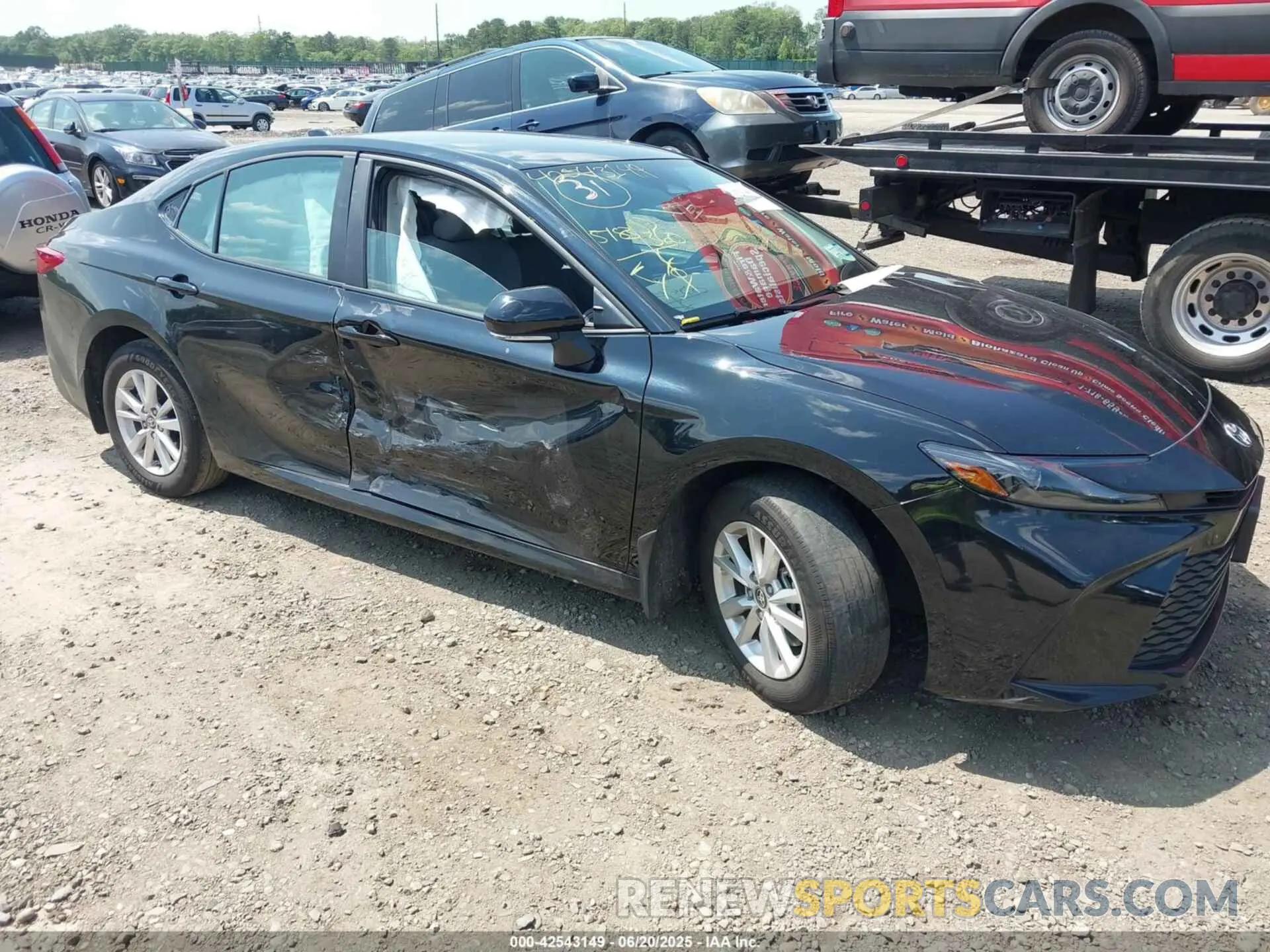 1 Фотография поврежденного автомобиля 4T1DBADK4SU509576 TOYOTA CAMRY 2025