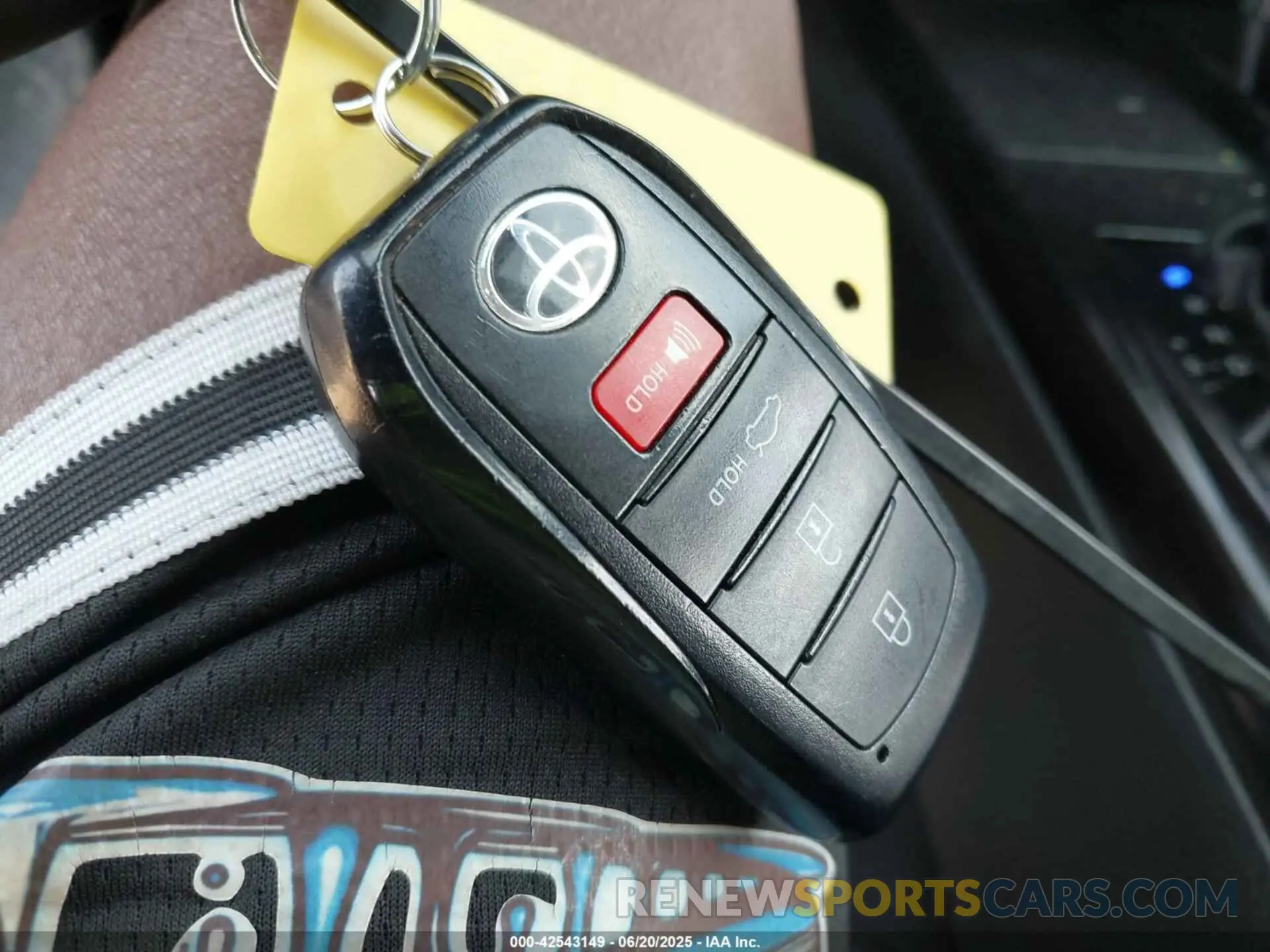 11 Фотография поврежденного автомобиля 4T1DBADK4SU509576 TOYOTA CAMRY 2025