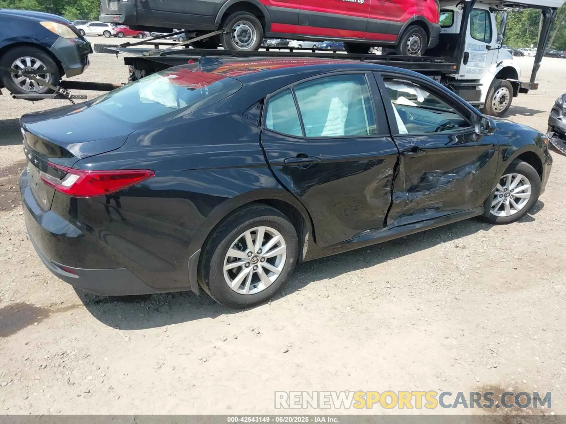 4 Фотография поврежденного автомобиля 4T1DBADK4SU509576 TOYOTA CAMRY 2025