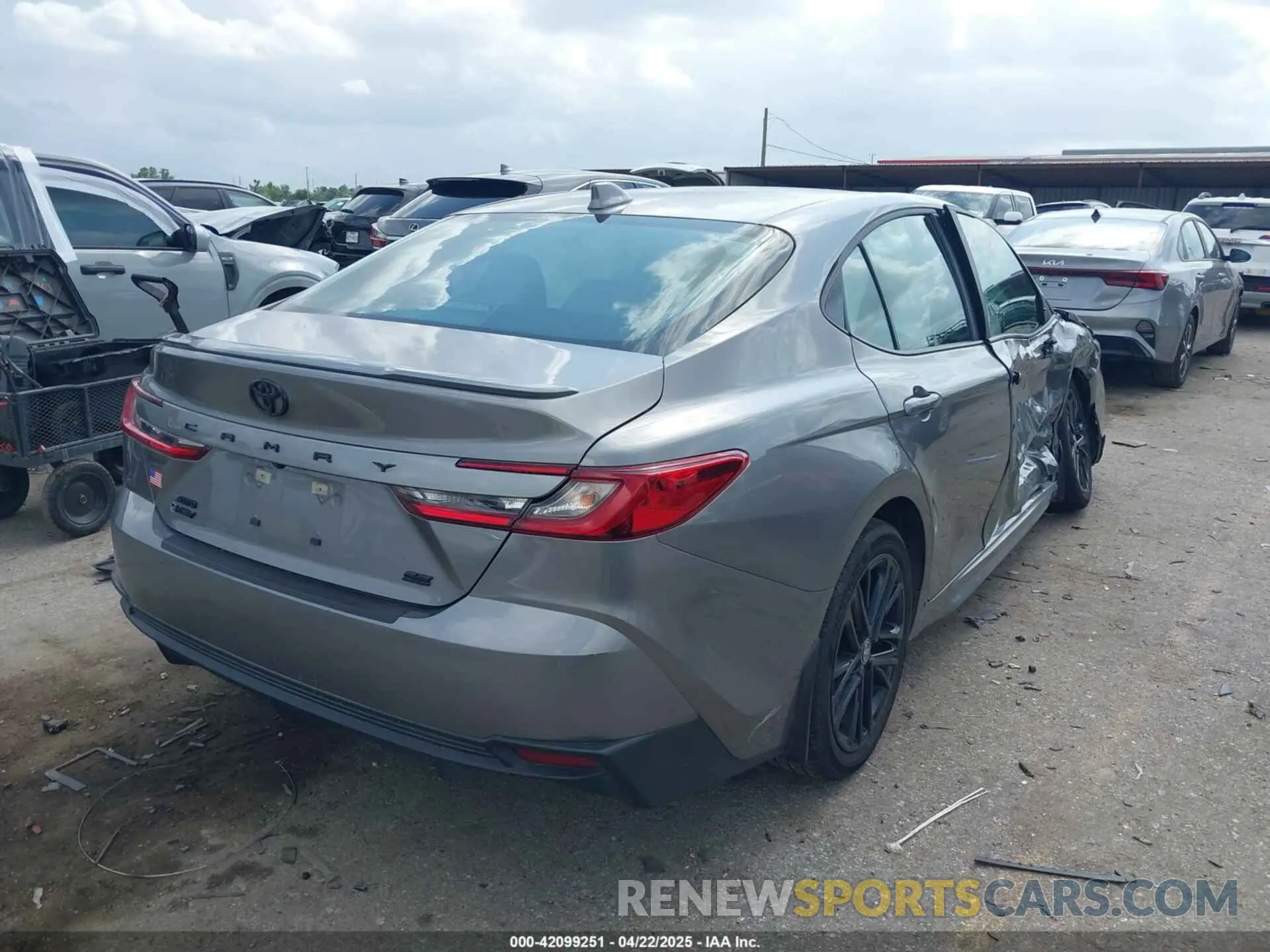 4 Photograph of a damaged car 4T1DBADK4SU510470 TOYOTA CAMRY 2025