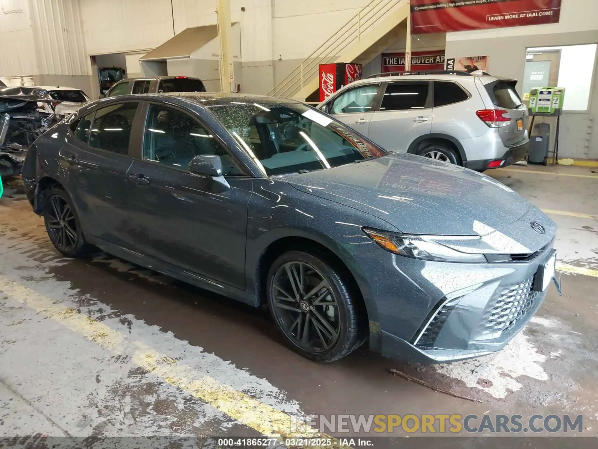 1 Фотография поврежденного автомобиля 4T1DBADK4SU520156 TOYOTA CAMRY 2025