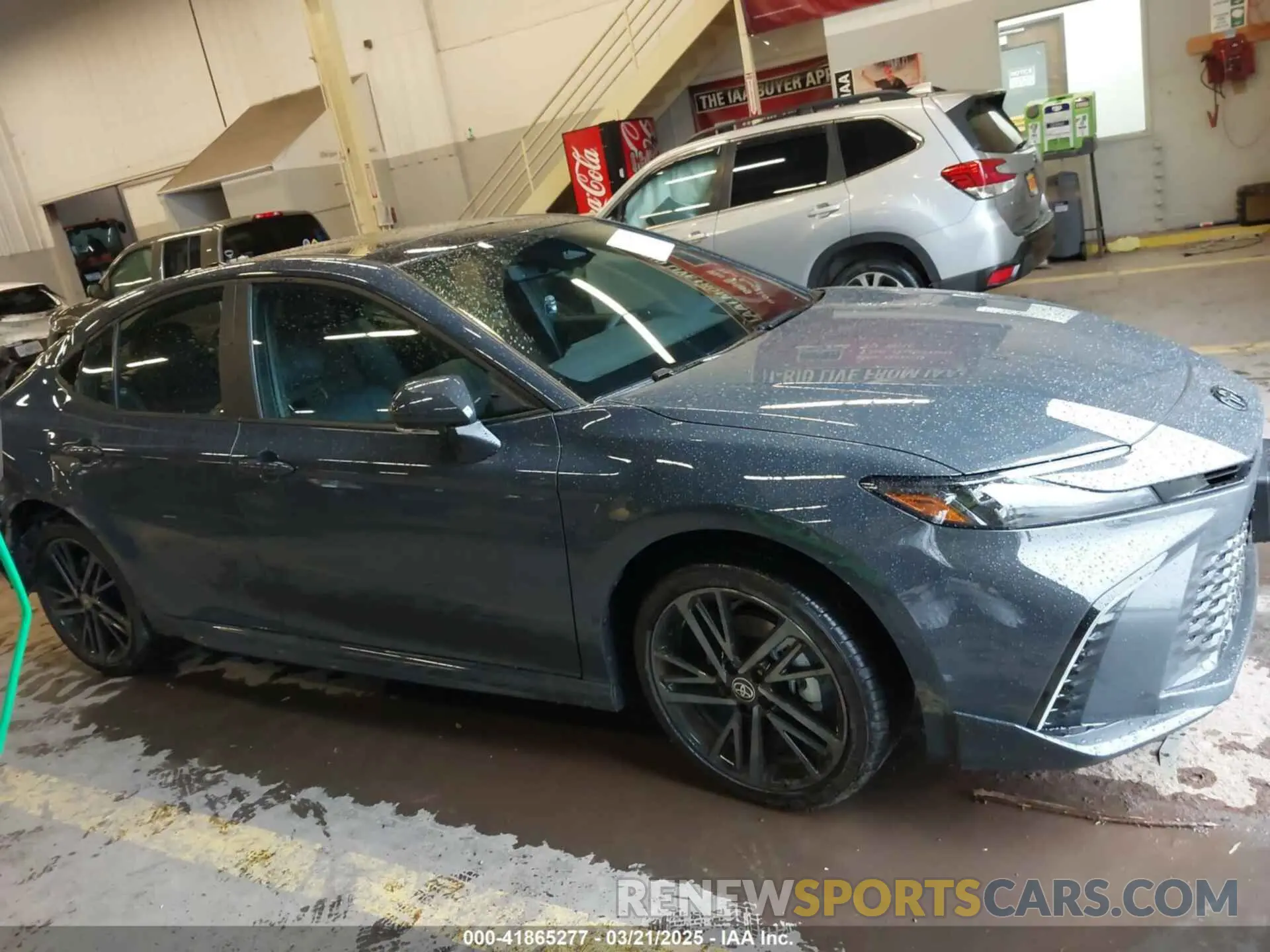 14 Фотография поврежденного автомобиля 4T1DBADK4SU520156 TOYOTA CAMRY 2025
