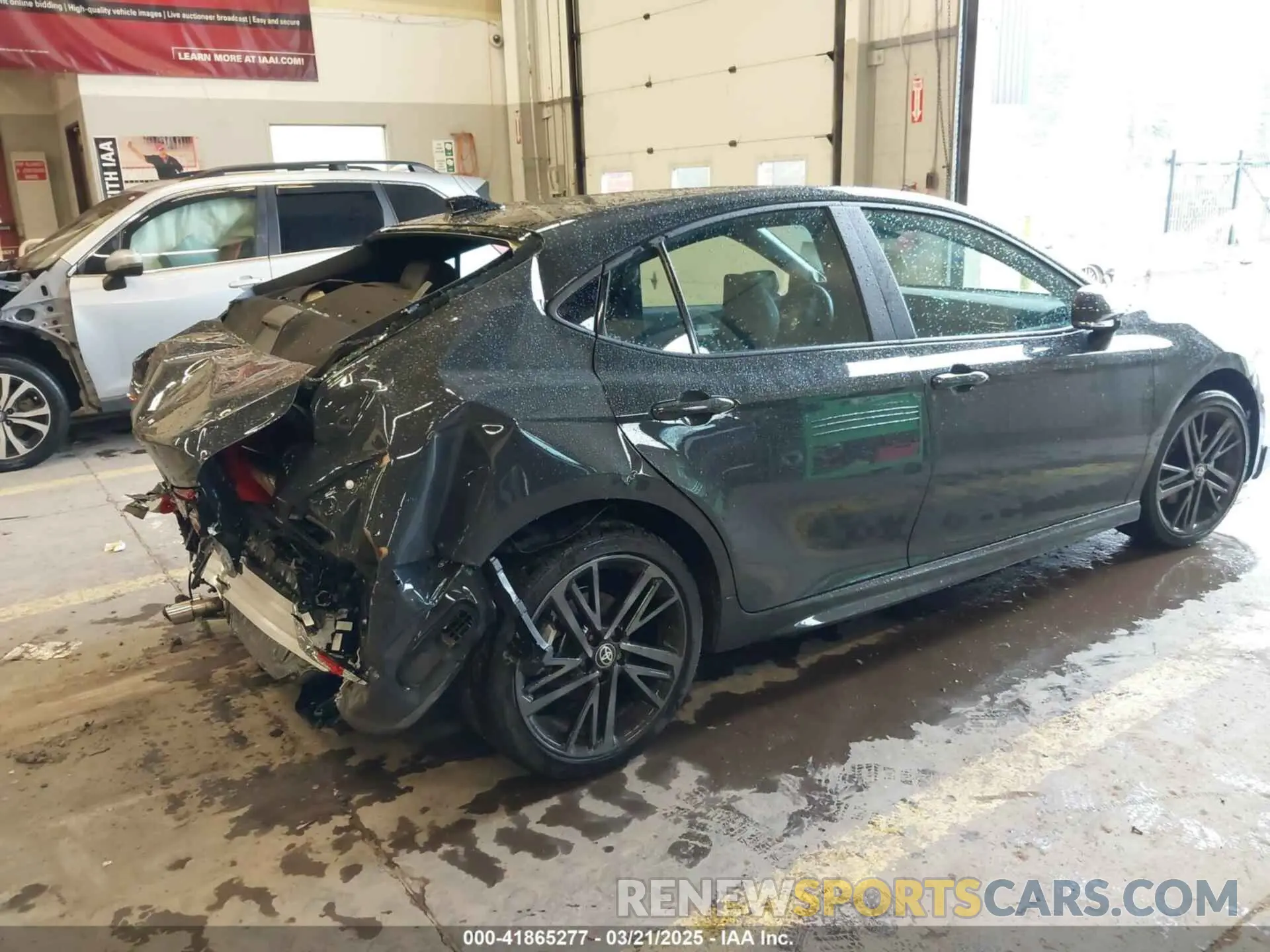 4 Фотография поврежденного автомобиля 4T1DBADK4SU520156 TOYOTA CAMRY 2025