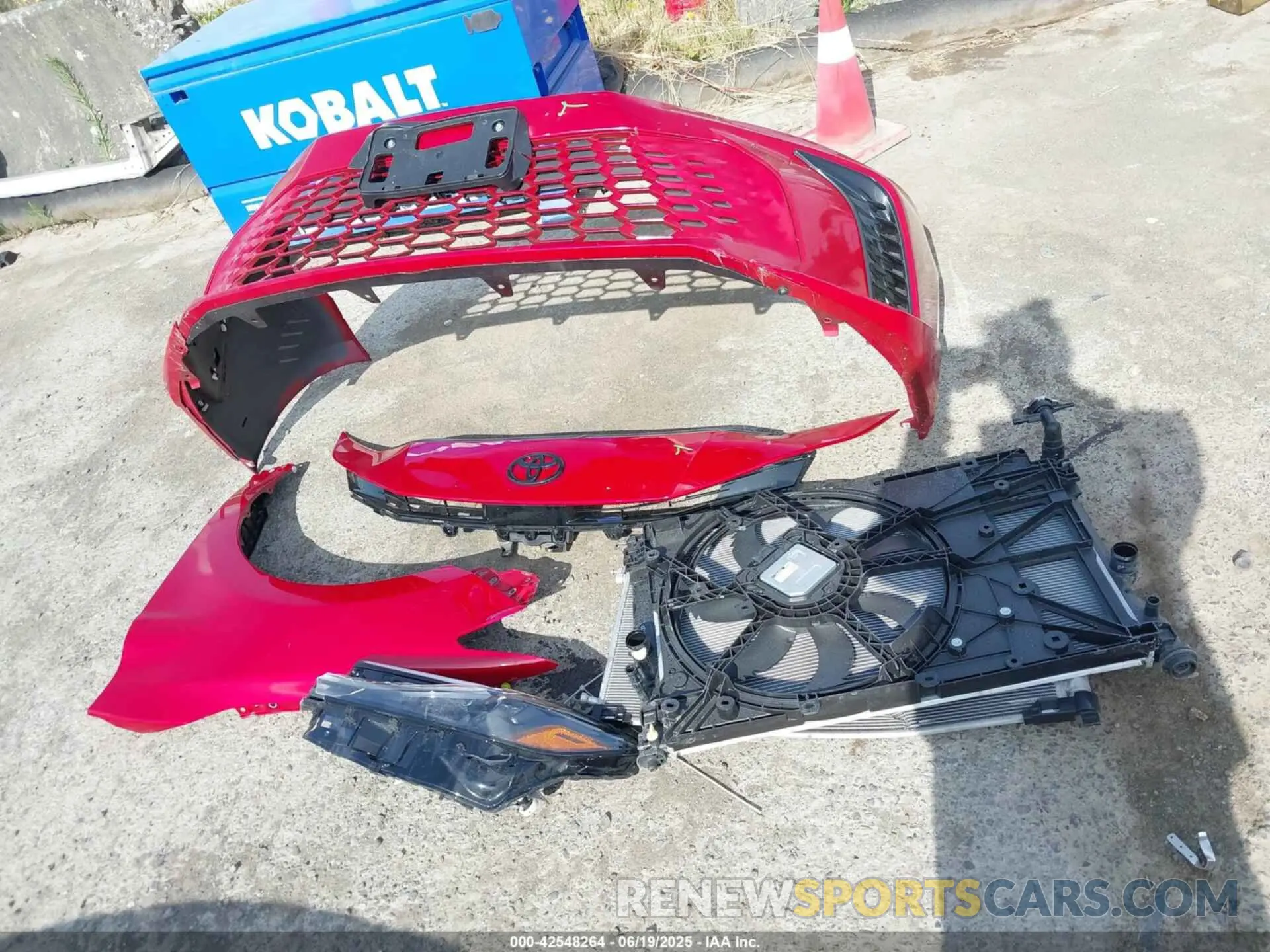 12 Photograph of a damaged car 4T1DBADK5SU016831 TOYOTA CAMRY 2025