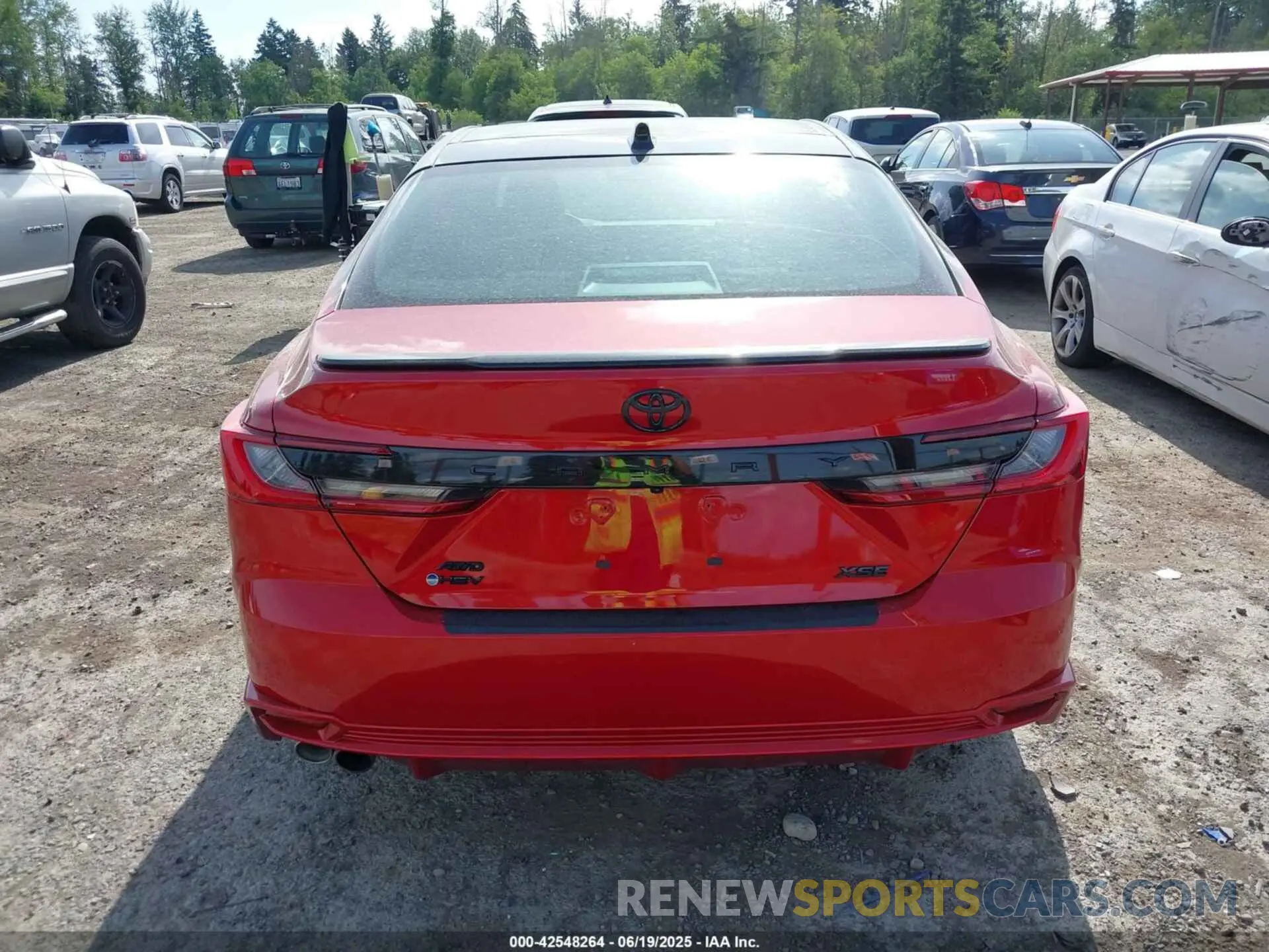 17 Photograph of a damaged car 4T1DBADK5SU016831 TOYOTA CAMRY 2025