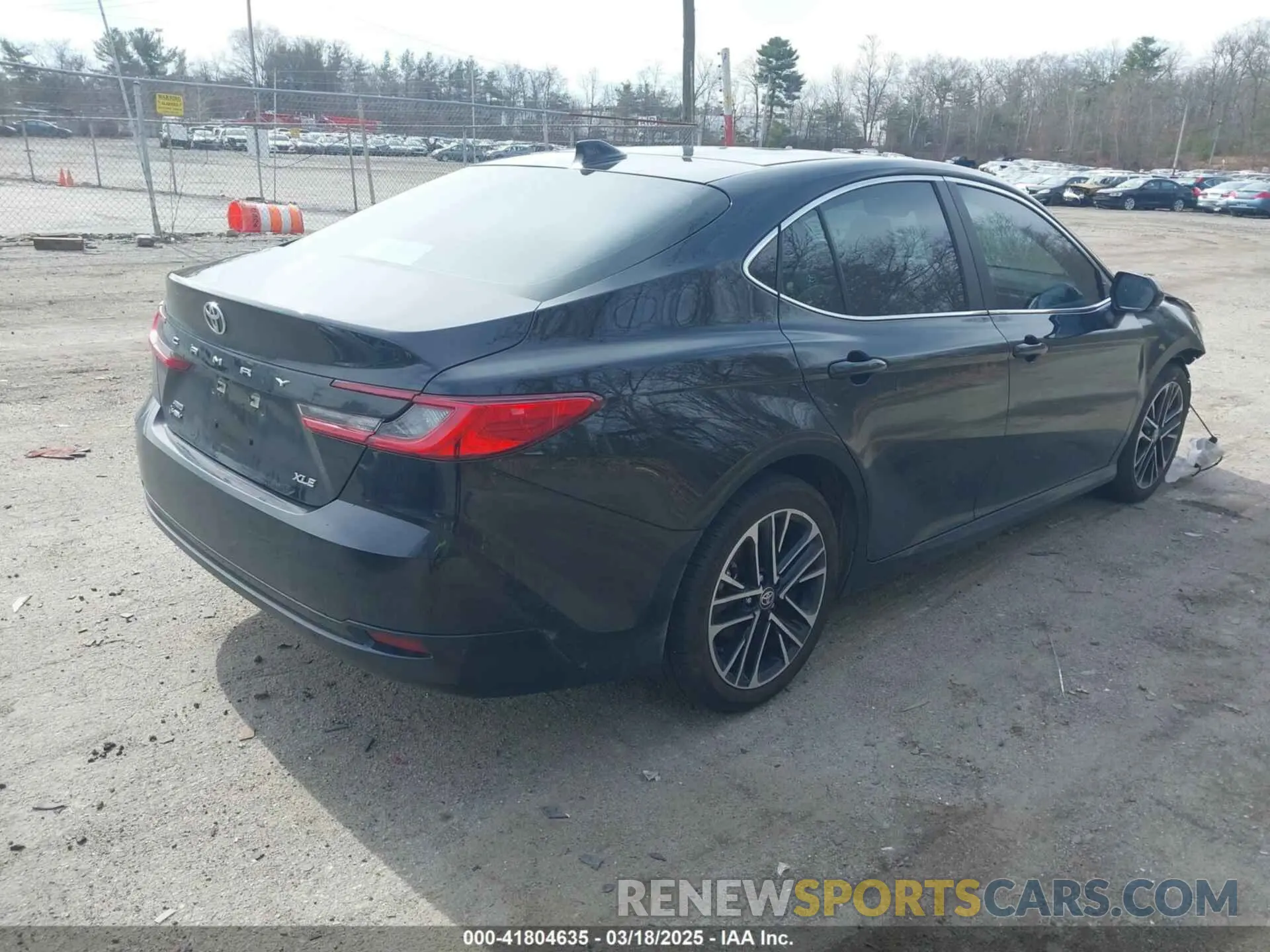 4 Фотография поврежденного автомобиля 4T1DBADK5SU502197 TOYOTA CAMRY 2025