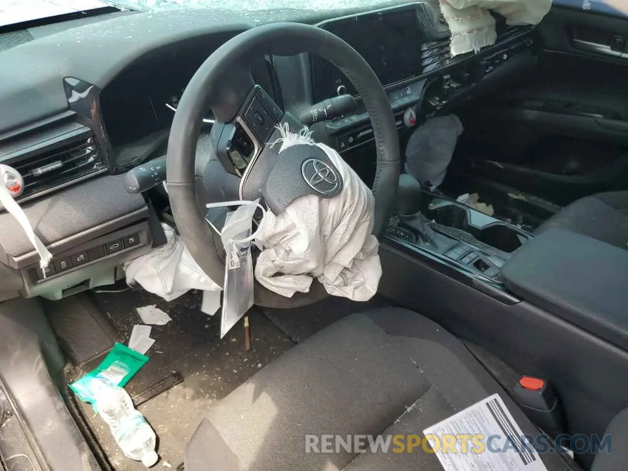 8 Фотография поврежденного автомобиля 4T1DBADK5SU502605 TOYOTA CAMRY 2025