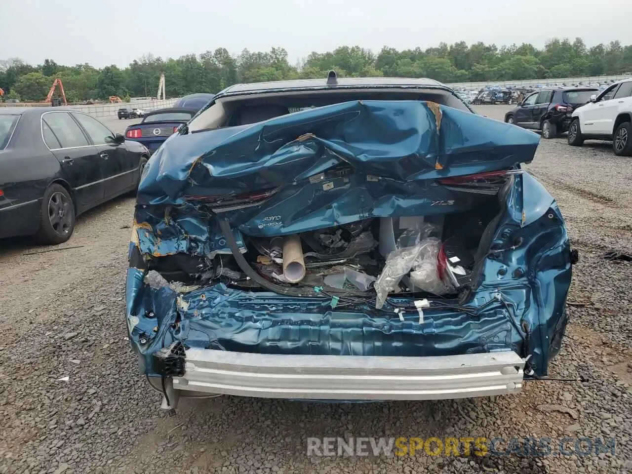 6 Photograph of a damaged car 4T1DBADK5SU529397 TOYOTA CAMRY 2025