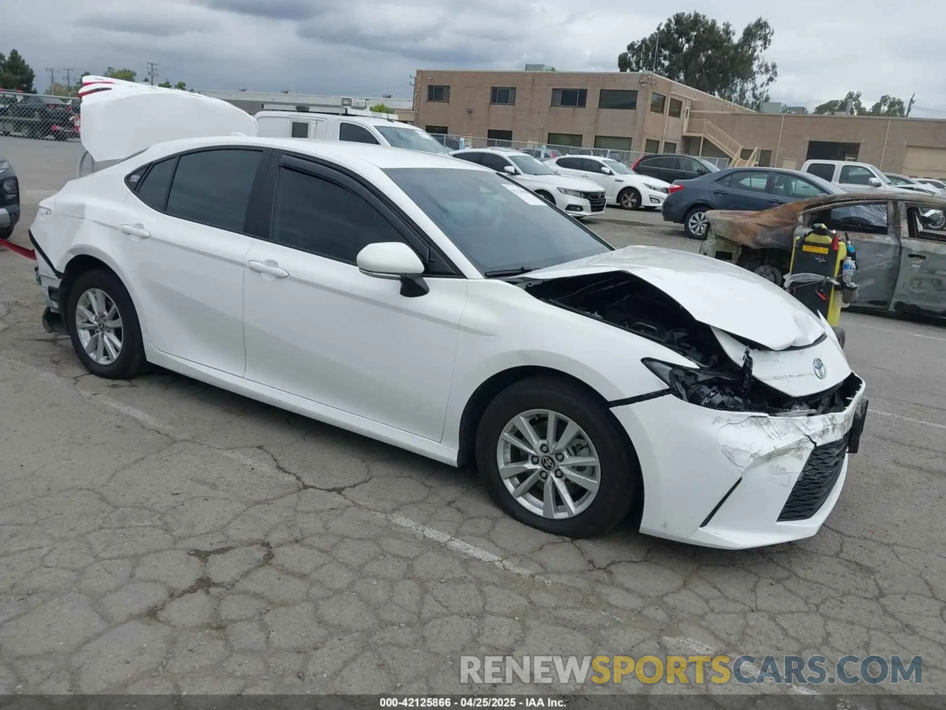 1 Photograph of a damaged car 4T1DBADK6SU002775 TOYOTA CAMRY 2025
