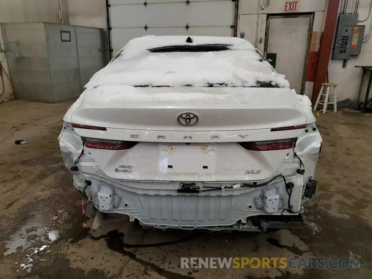6 Фотография поврежденного автомобиля 4T1DBADK6SU516559 TOYOTA CAMRY 2025