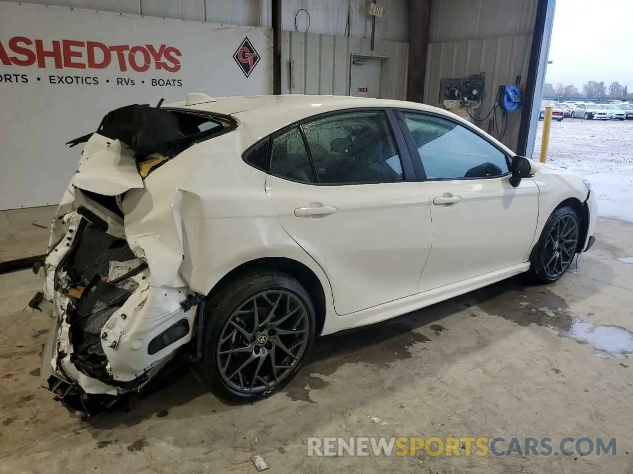 3 Фотография поврежденного автомобиля 4T1DBADK7SU005121 TOYOTA CAMRY 2025