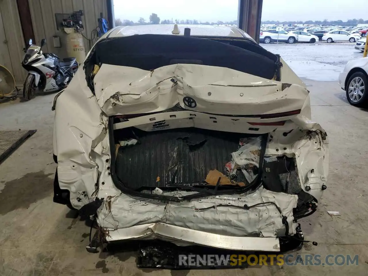 6 Фотография поврежденного автомобиля 4T1DBADK7SU005121 TOYOTA CAMRY 2025
