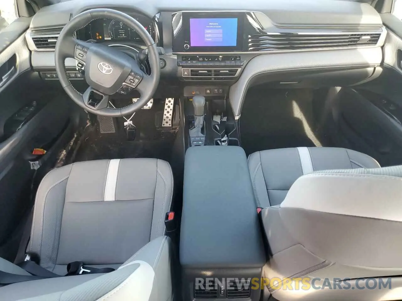 8 Фотография поврежденного автомобиля 4T1DBADK7SU005121 TOYOTA CAMRY 2025