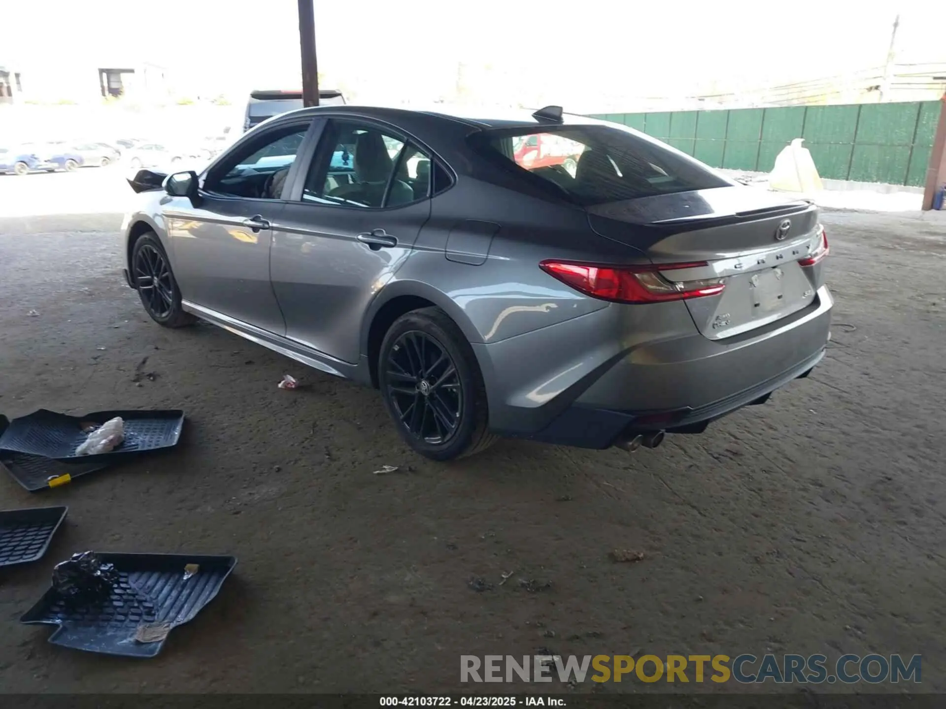 3 Фотография поврежденного автомобиля 4T1DBADK7SU512195 TOYOTA CAMRY 2025