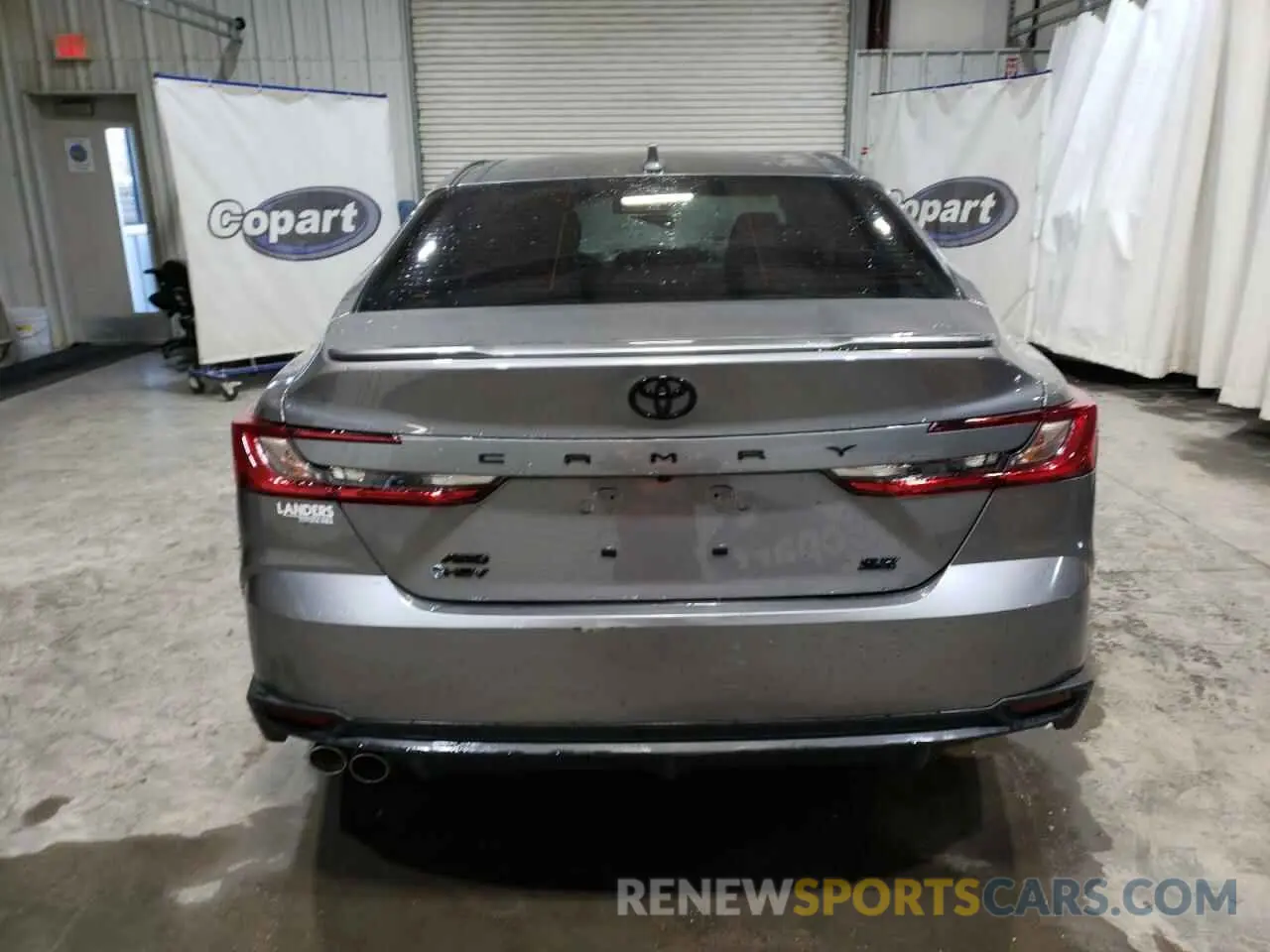 6 Фотография поврежденного автомобиля 4T1DBADK7SU512553 TOYOTA CAMRY 2025