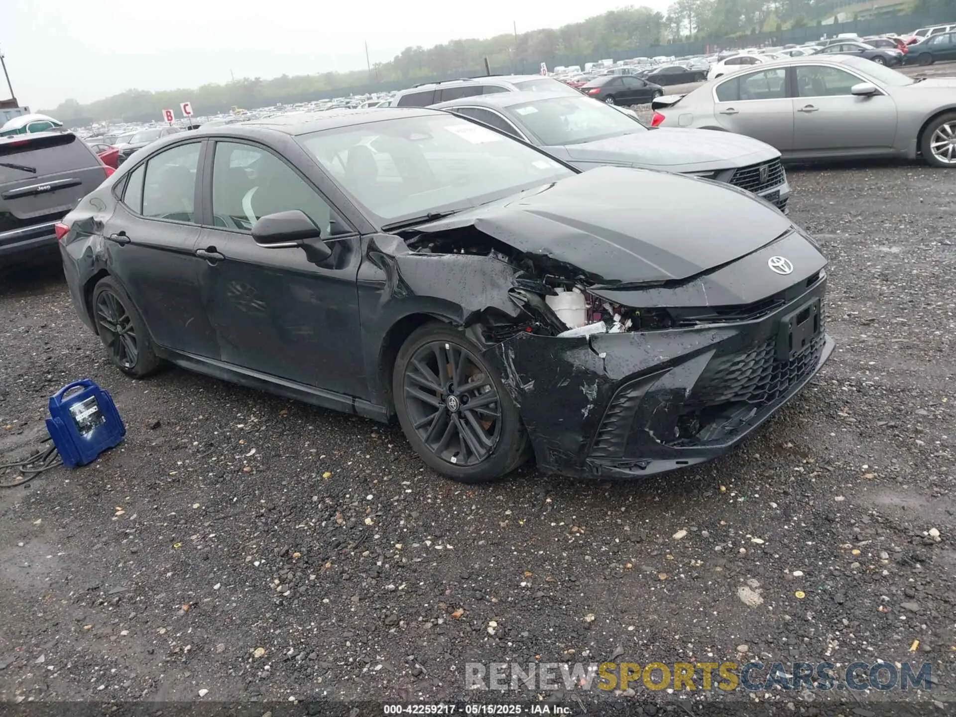 1 Фотография поврежденного автомобиля 4T1DBADK7SU513802 TOYOTA CAMRY 2025