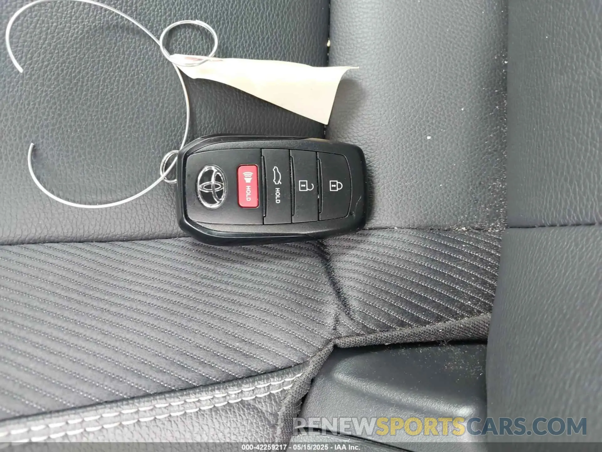 11 Фотография поврежденного автомобиля 4T1DBADK7SU513802 TOYOTA CAMRY 2025