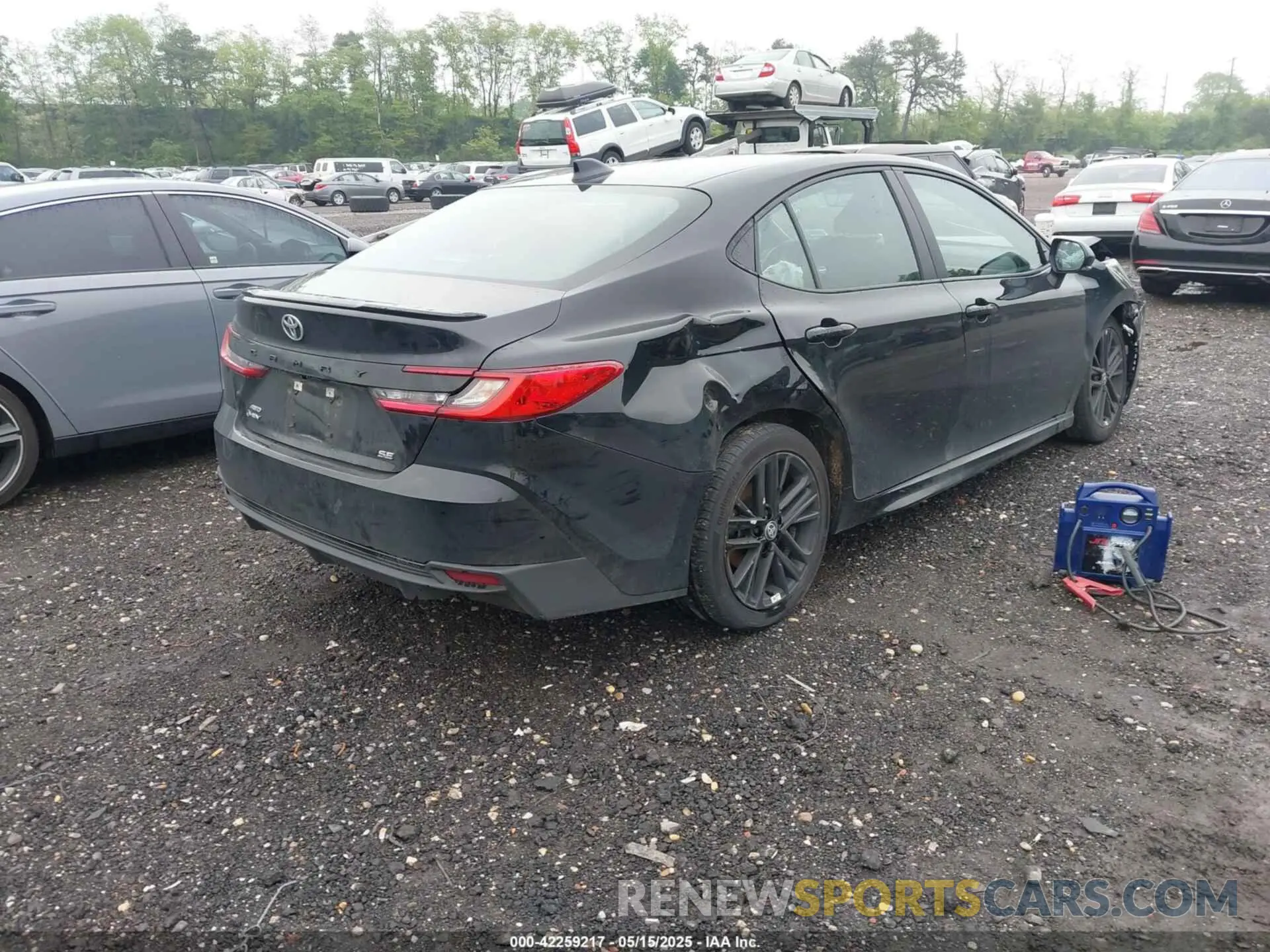 4 Фотография поврежденного автомобиля 4T1DBADK7SU513802 TOYOTA CAMRY 2025