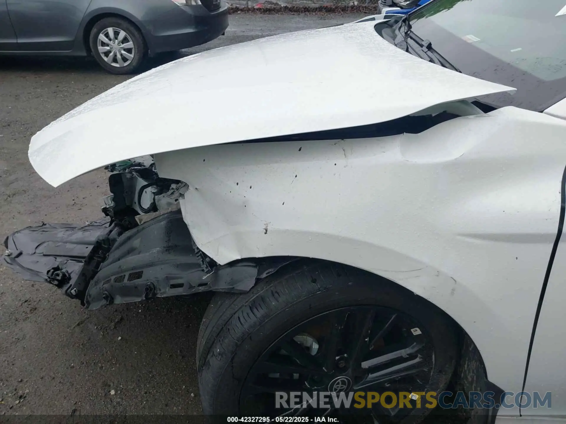 12 Photograph of a damaged car 4T1DBADK7SU516067 TOYOTA CAMRY 2025