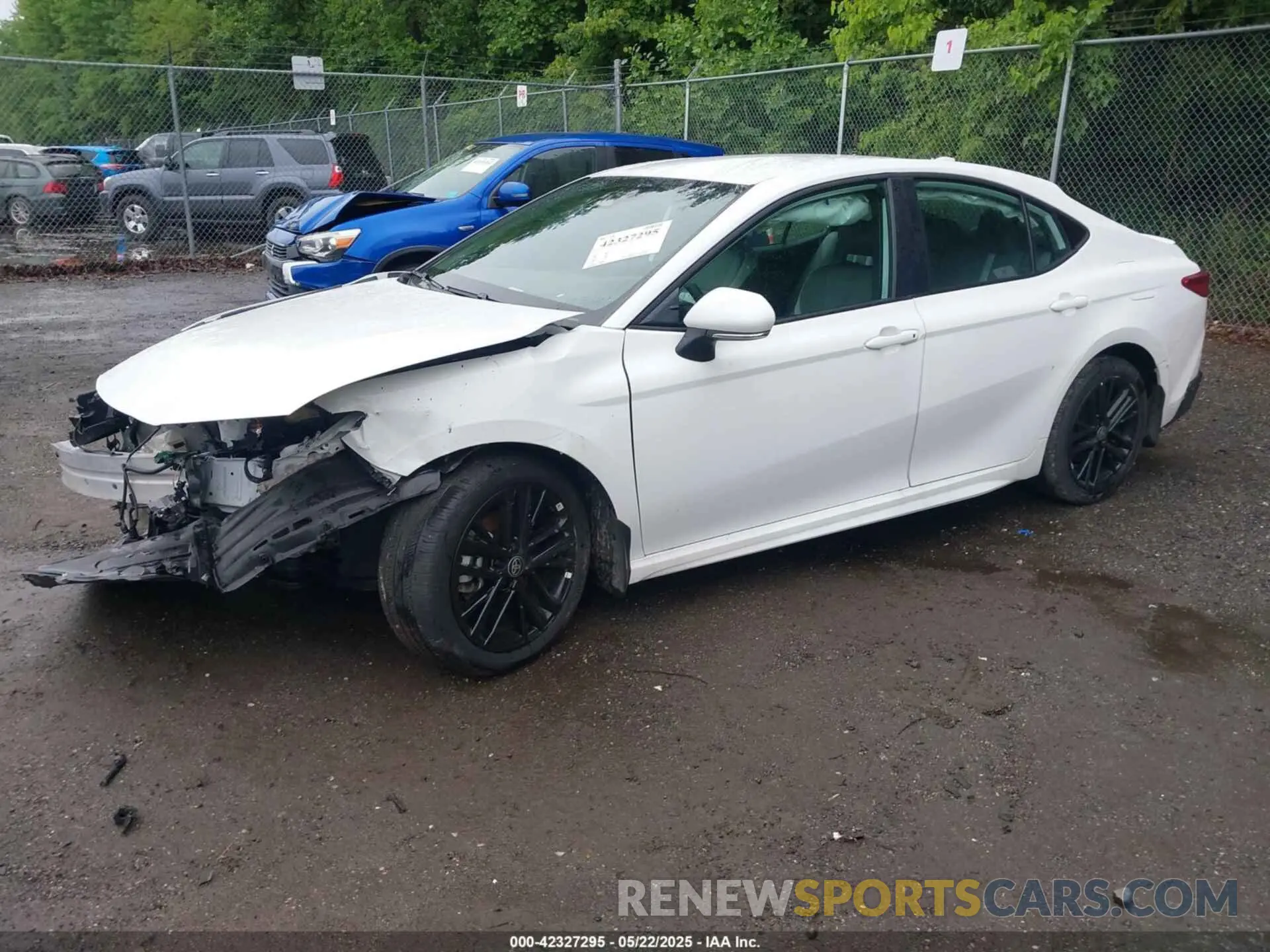 2 Photograph of a damaged car 4T1DBADK7SU516067 TOYOTA CAMRY 2025