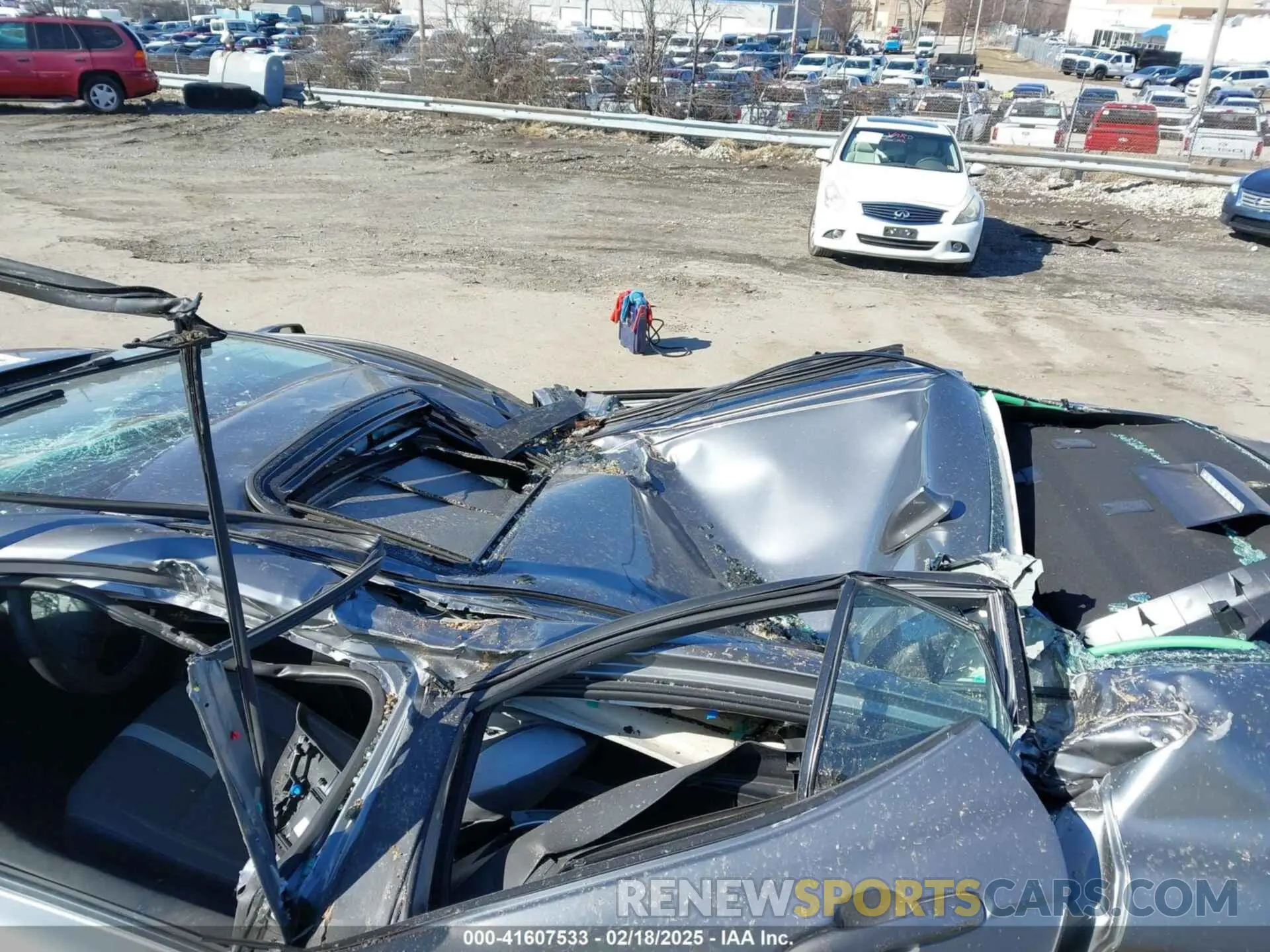 16 Photograph of a damaged car 4T1DBADK7SU519518 TOYOTA CAMRY 2025