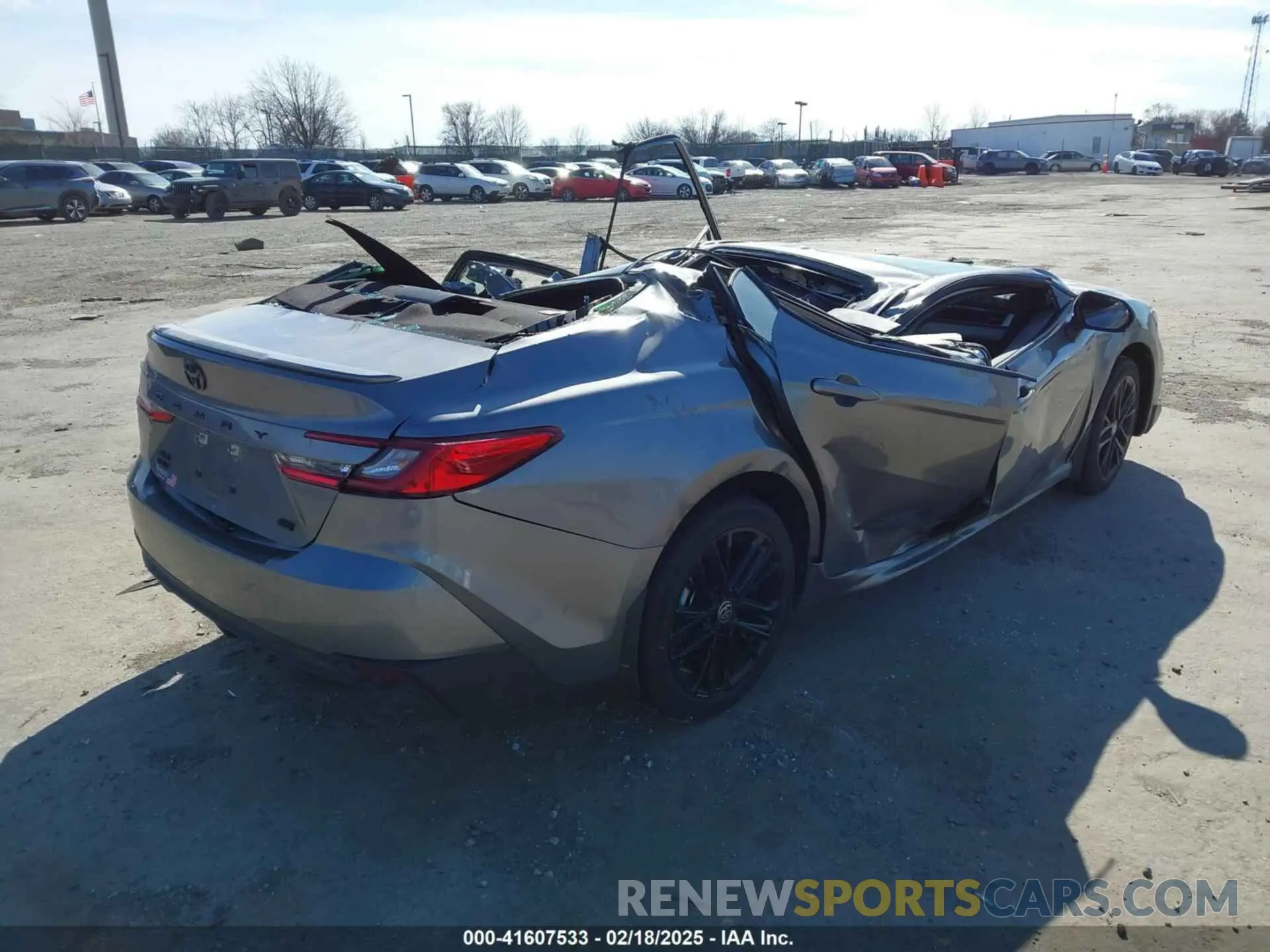 4 Photograph of a damaged car 4T1DBADK7SU519518 TOYOTA CAMRY 2025