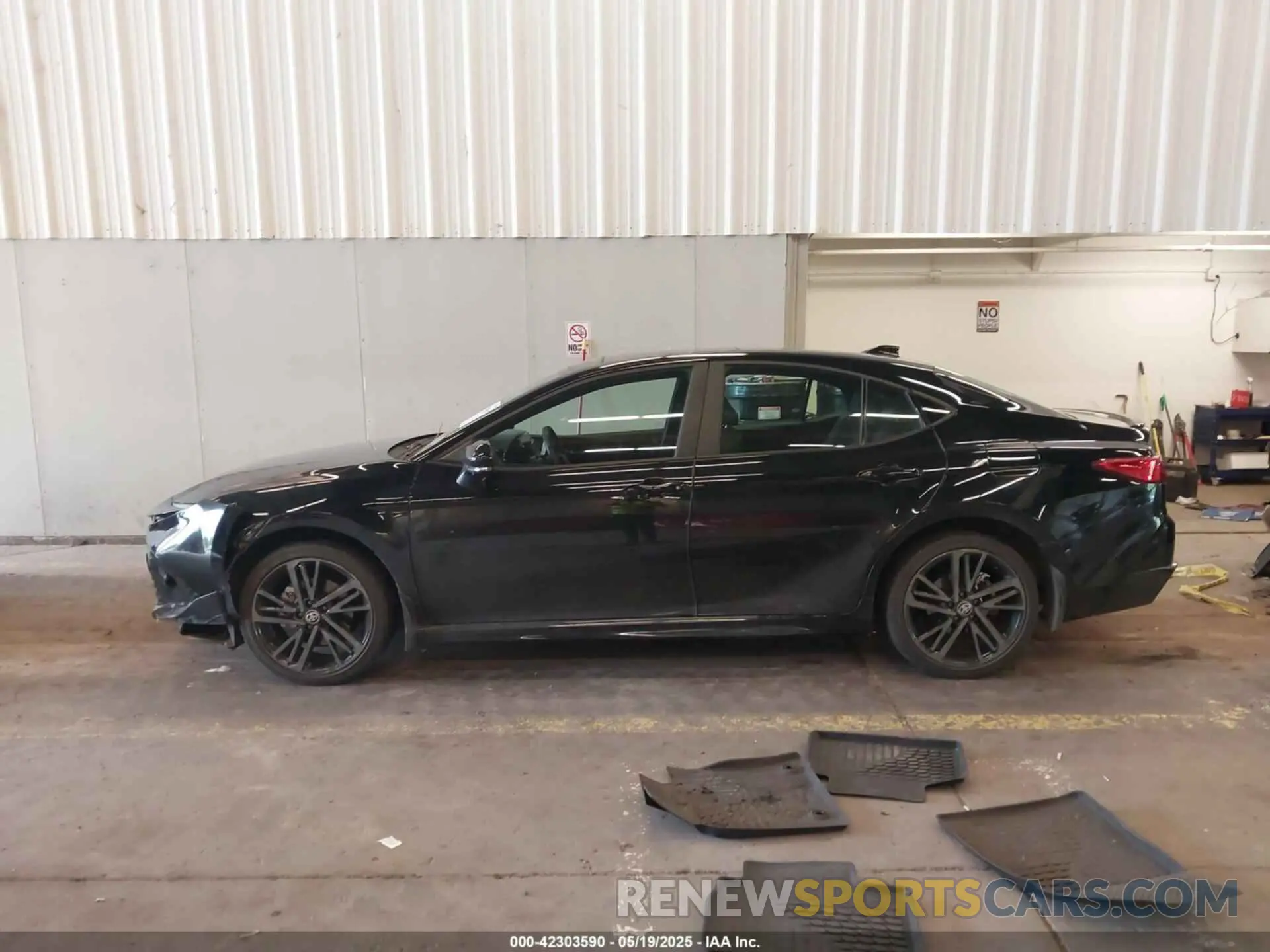 14 Фотография поврежденного автомобиля 4T1DBADK8SU510214 TOYOTA CAMRY 2025