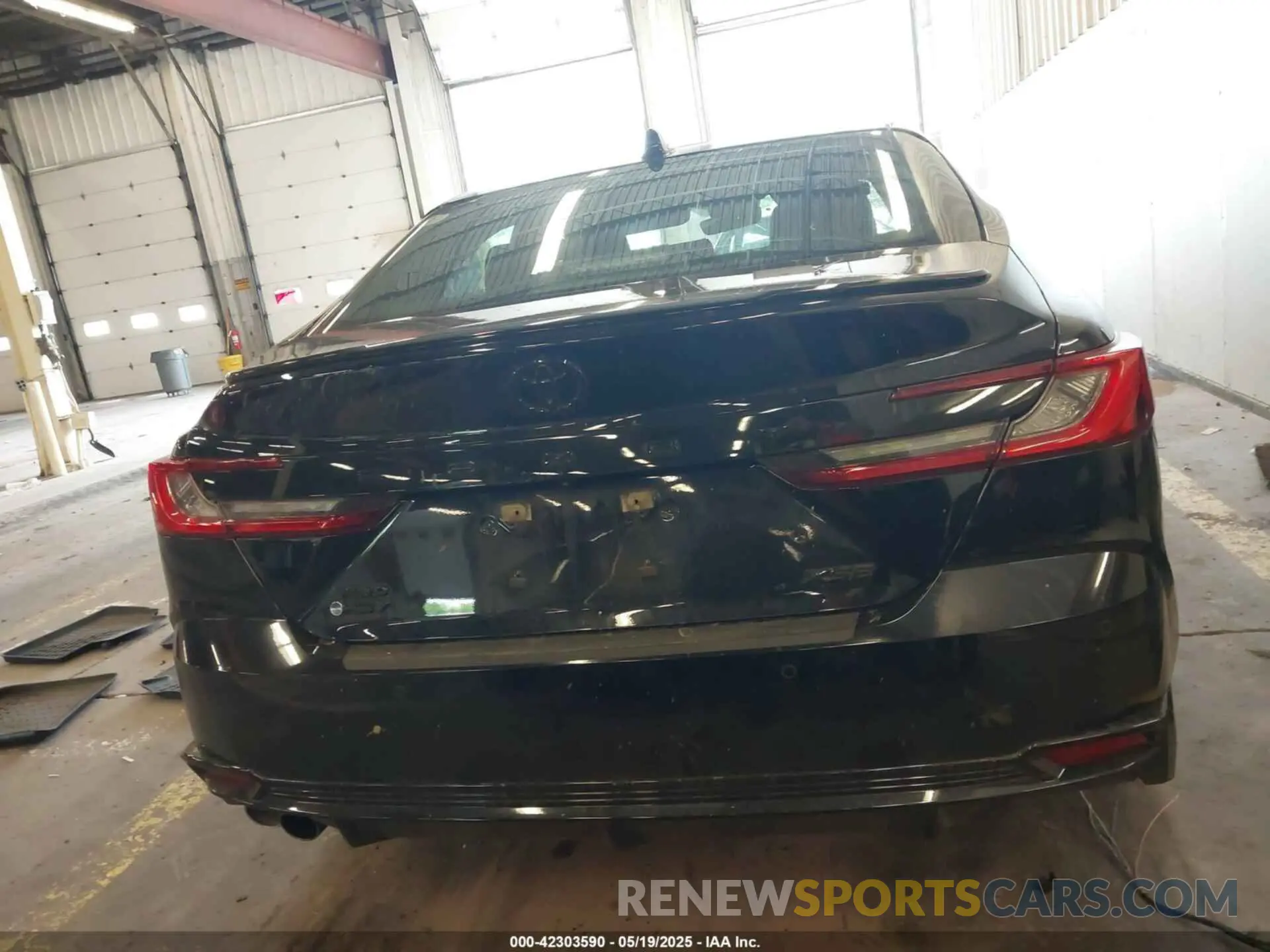 16 Фотография поврежденного автомобиля 4T1DBADK8SU510214 TOYOTA CAMRY 2025