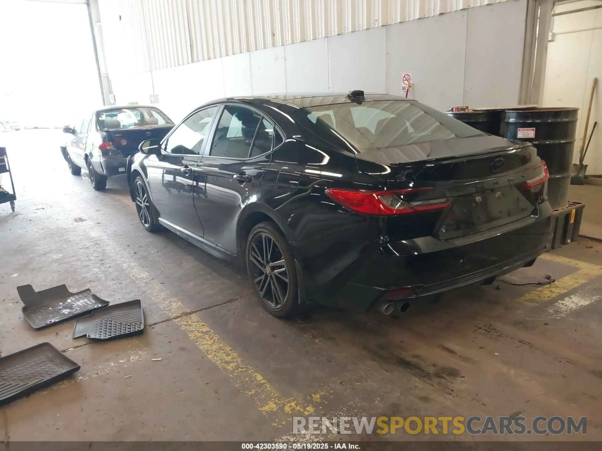 3 Фотография поврежденного автомобиля 4T1DBADK8SU510214 TOYOTA CAMRY 2025
