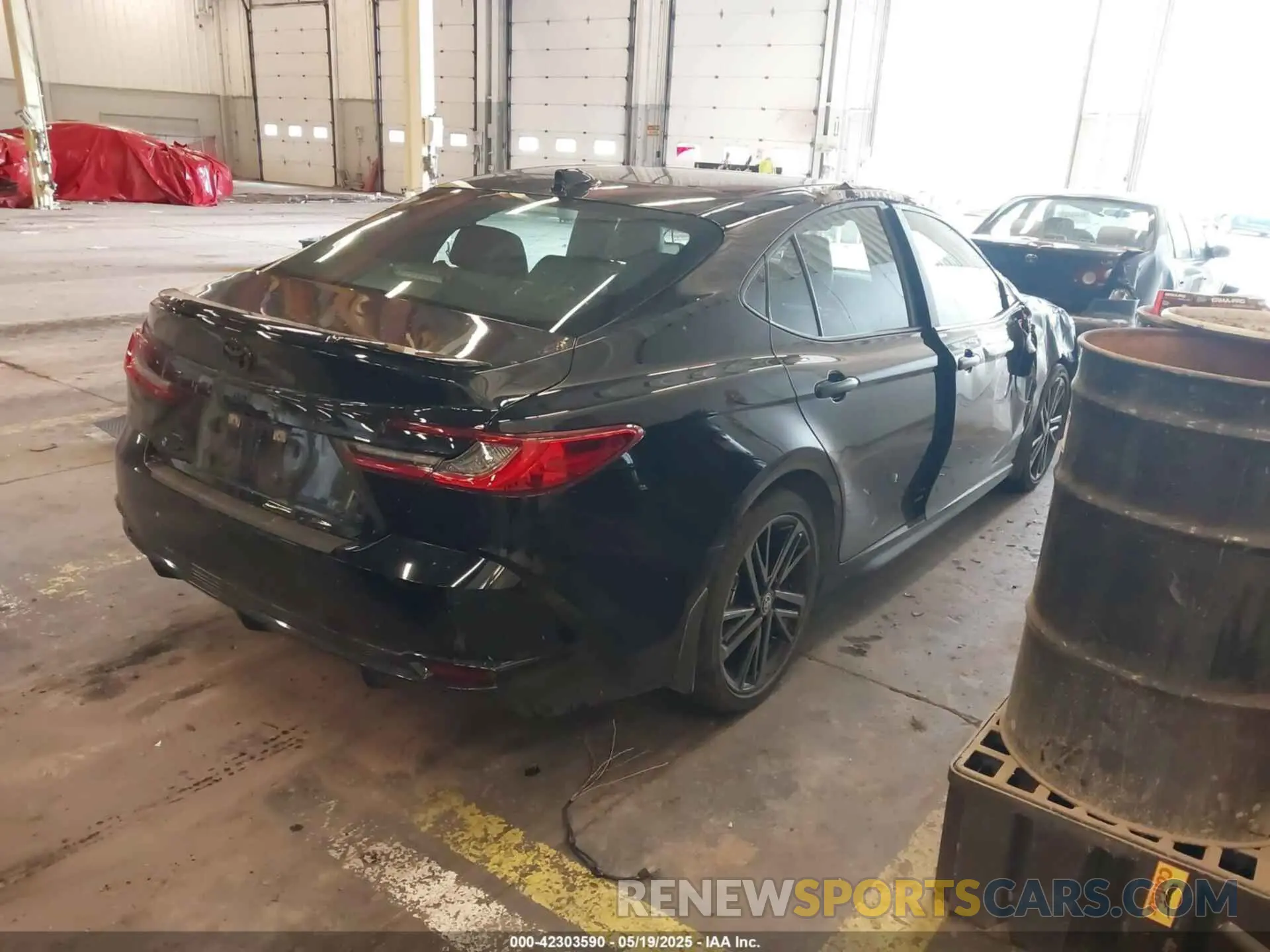 4 Фотография поврежденного автомобиля 4T1DBADK8SU510214 TOYOTA CAMRY 2025