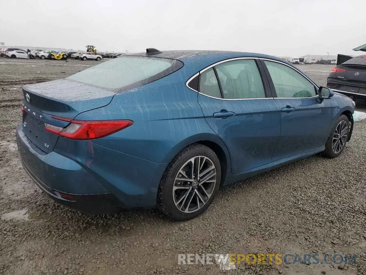 3 Фотография поврежденного автомобиля 4T1DBADK8SU520063 TOYOTA CAMRY 2025