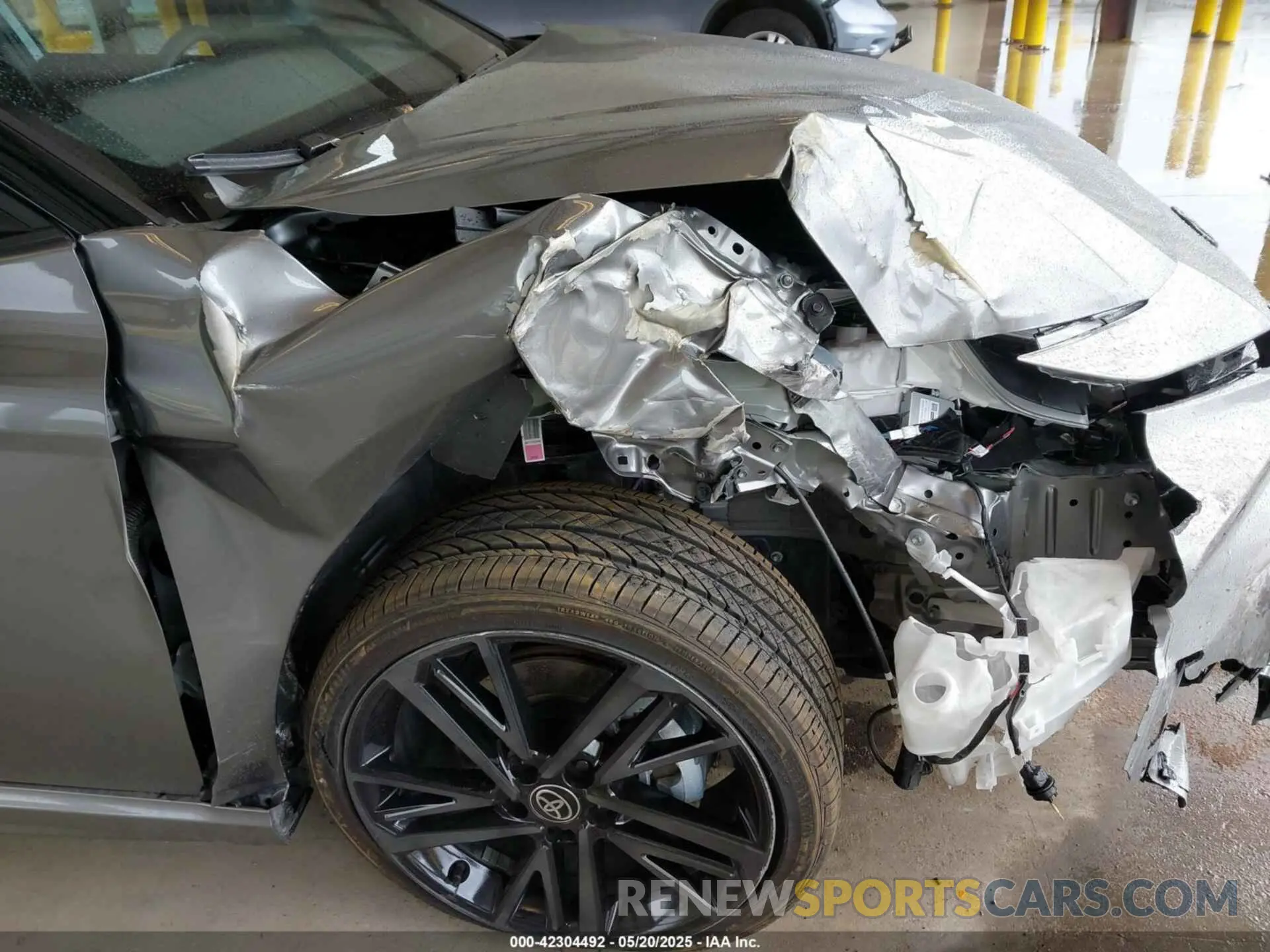 6 Фотография поврежденного автомобиля 4T1DBADK8SU520855 TOYOTA CAMRY 2025