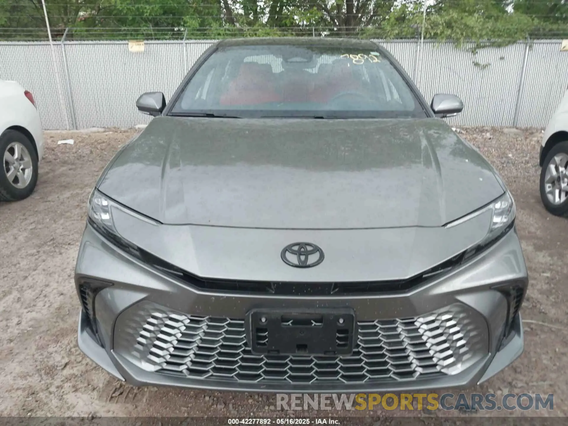 12 Фотография поврежденного автомобиля 4T1DBADK8SU525909 TOYOTA CAMRY 2025