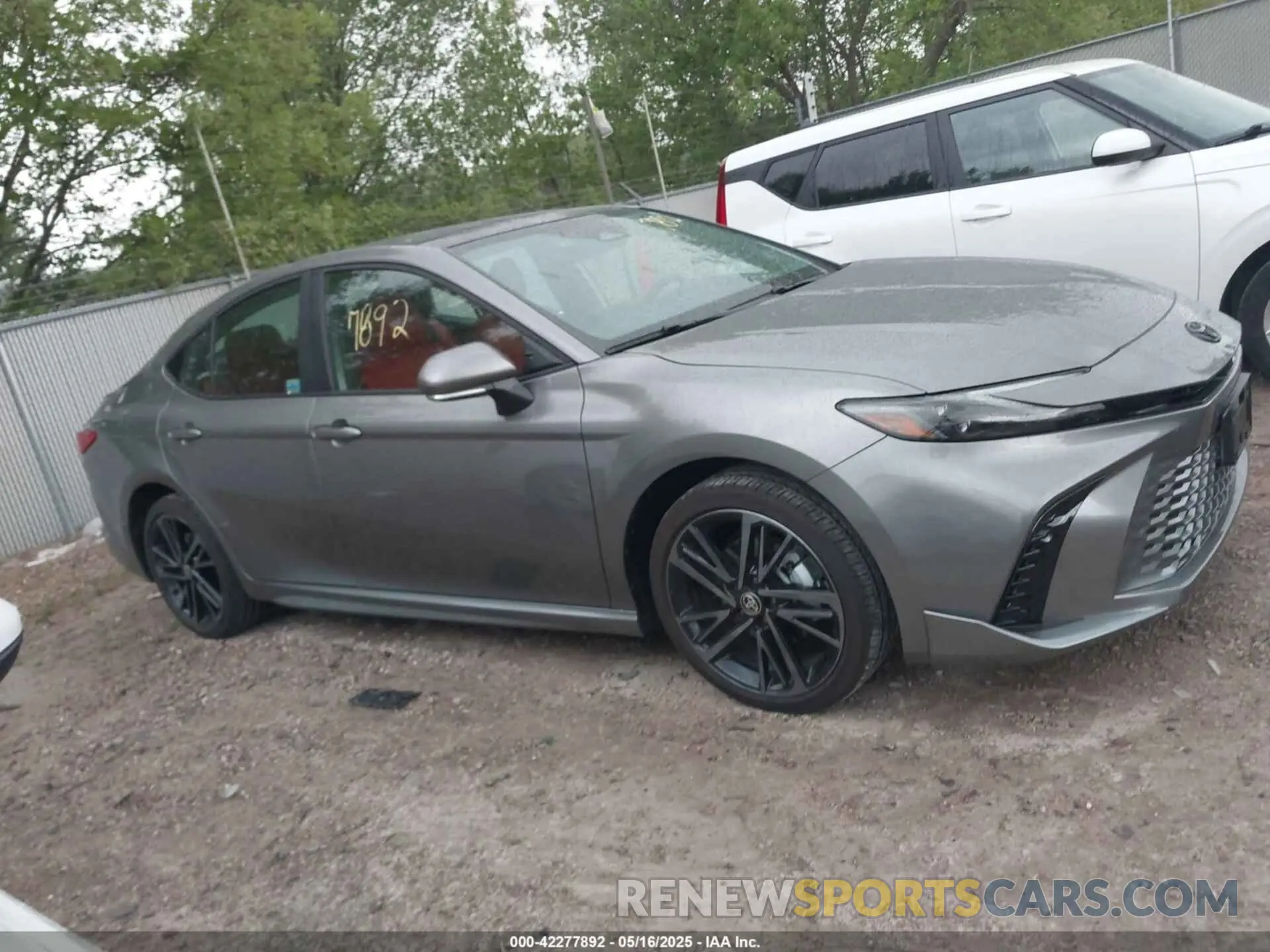 14 Фотография поврежденного автомобиля 4T1DBADK8SU525909 TOYOTA CAMRY 2025
