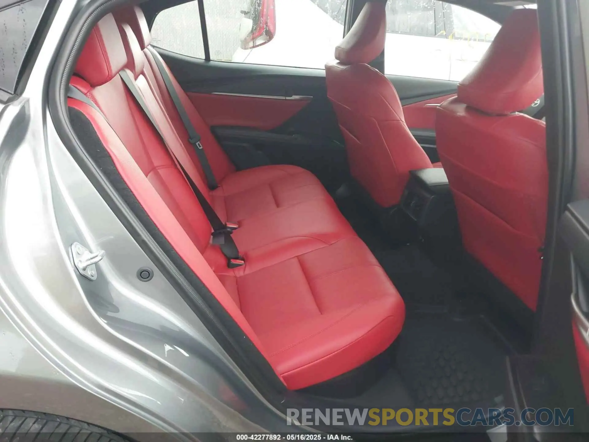 8 Фотография поврежденного автомобиля 4T1DBADK8SU525909 TOYOTA CAMRY 2025