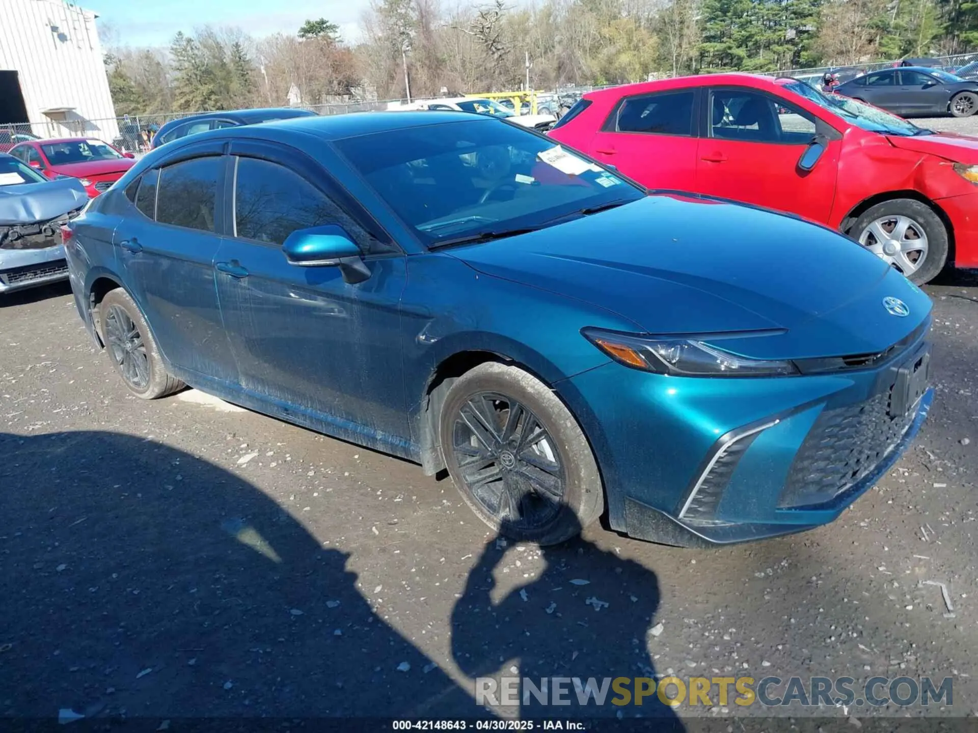 1 Фотография поврежденного автомобиля 4T1DBADK9SU007596 TOYOTA CAMRY 2025