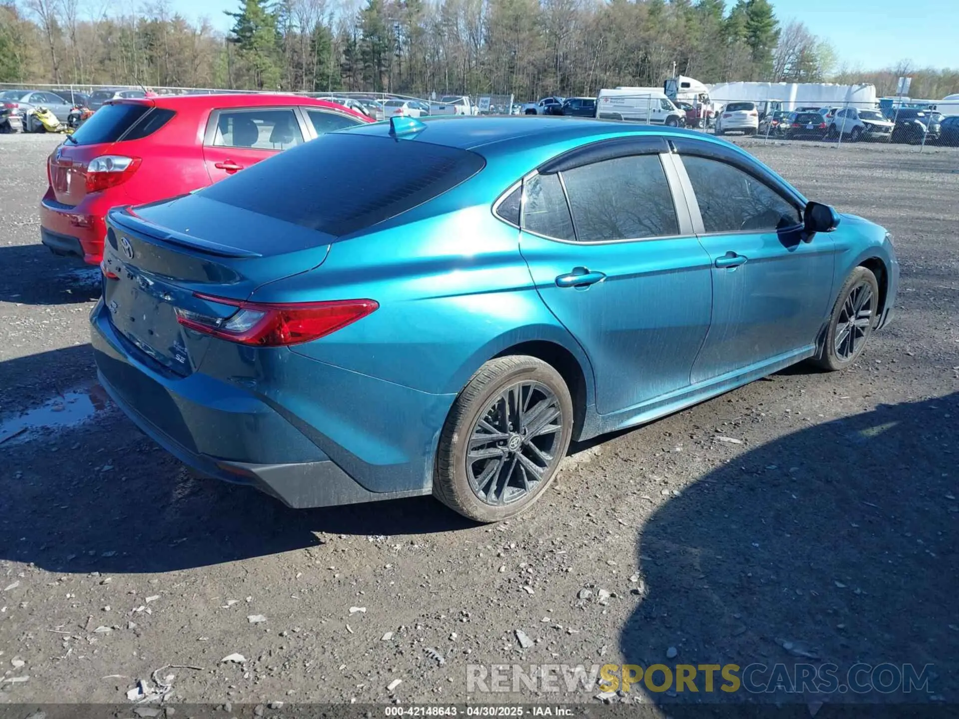 4 Фотография поврежденного автомобиля 4T1DBADK9SU007596 TOYOTA CAMRY 2025